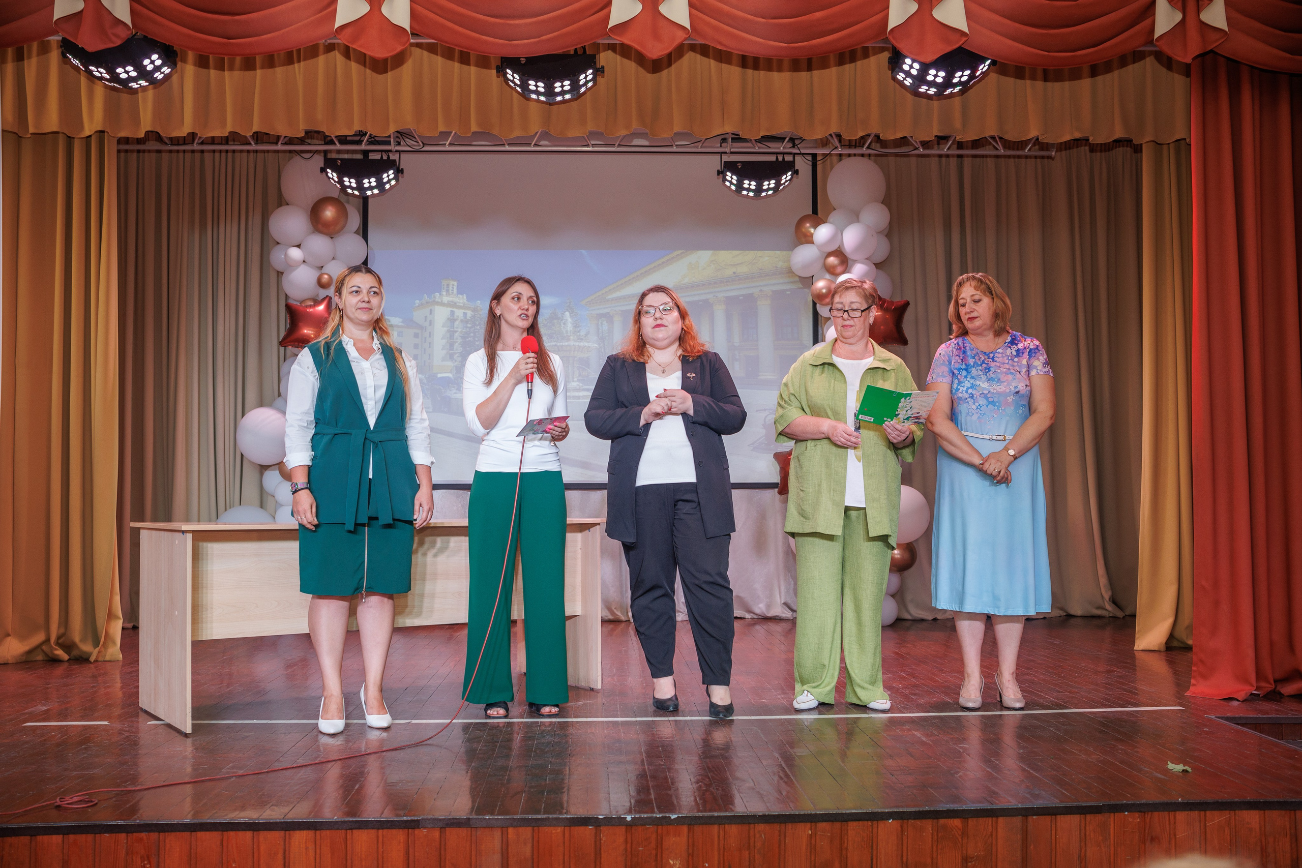 Вручение аттестатов. Свадебный и семейный фотограф в Новосибирске Ирина Дорошкова