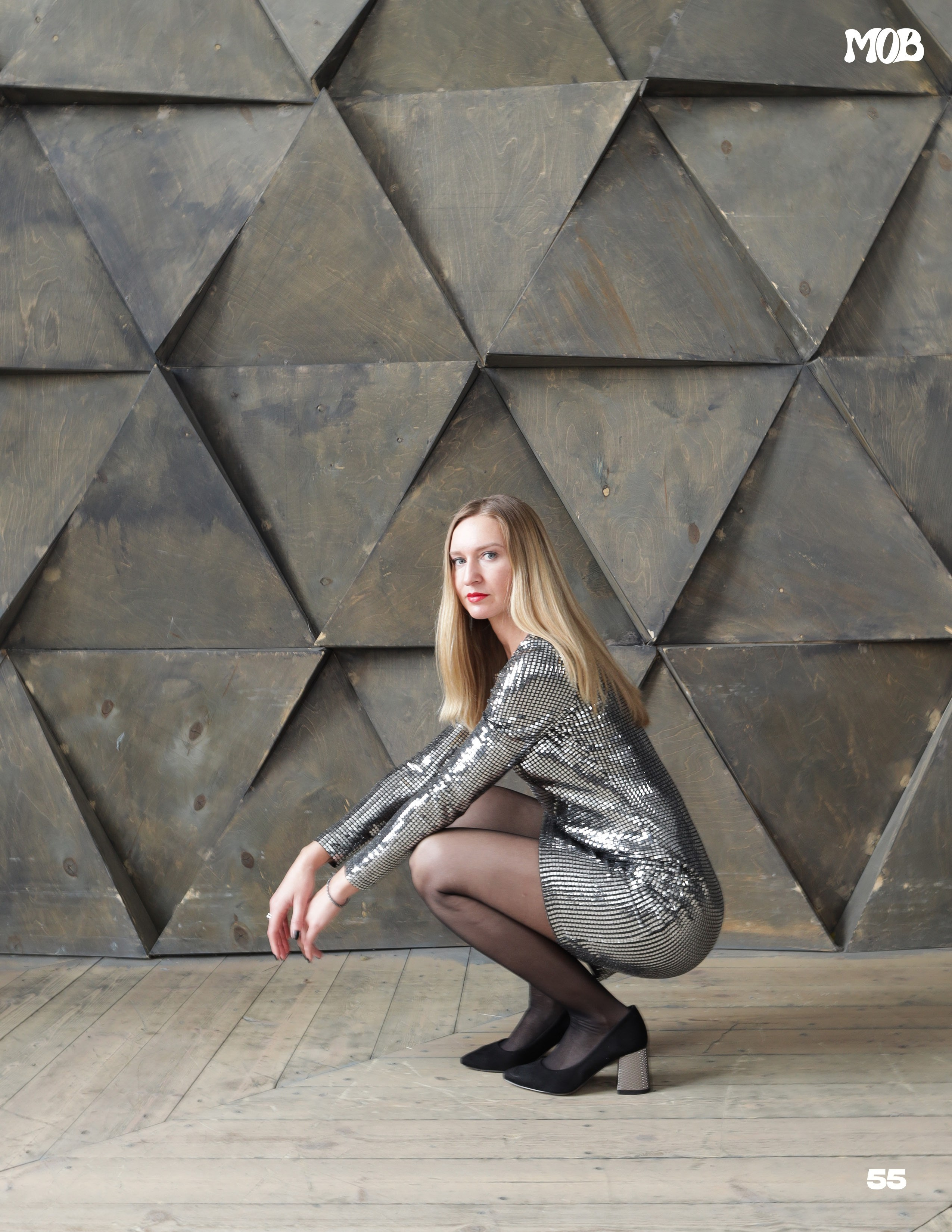 Публикация в журнале MOB, портрет в серебряном платье