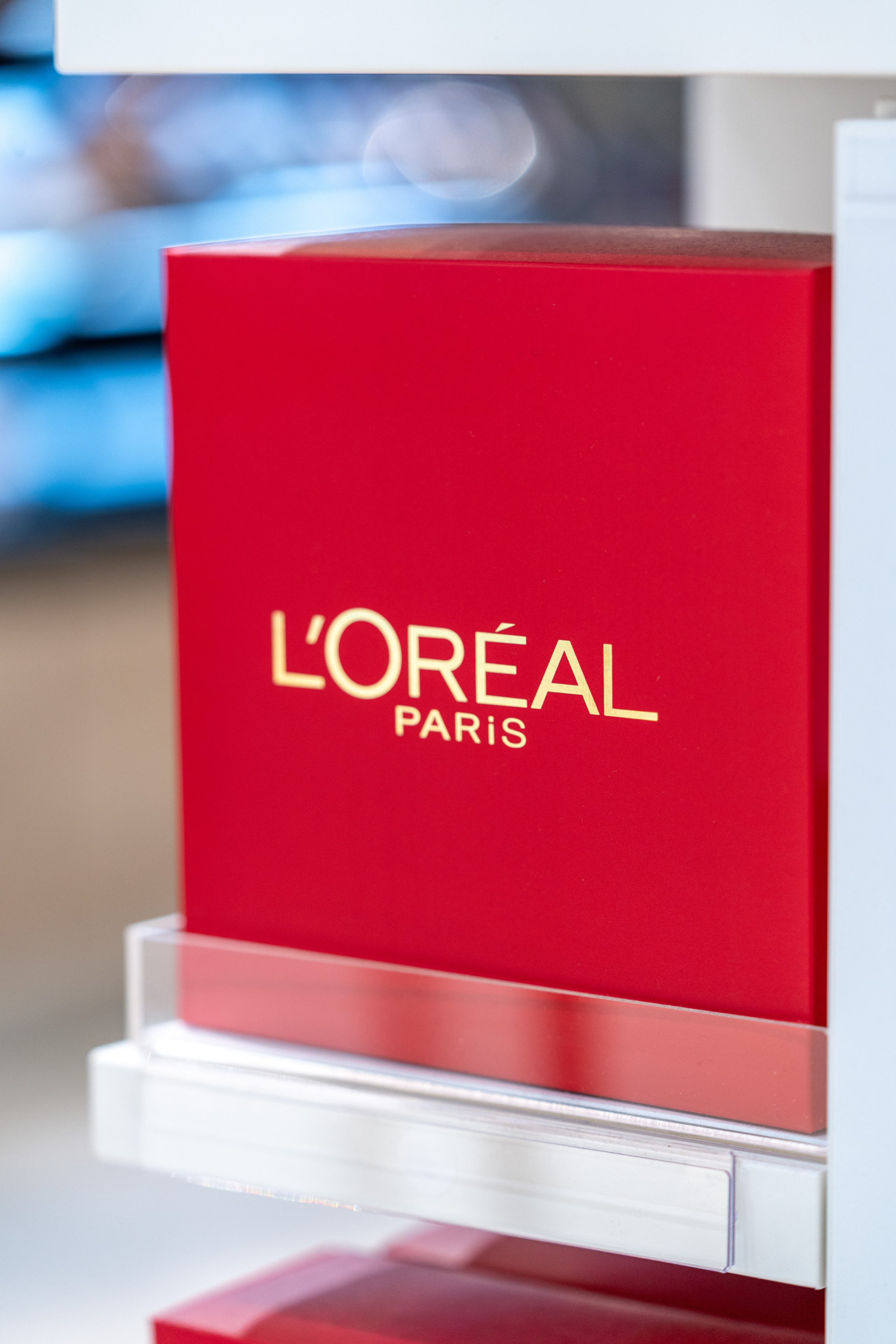 Отчет партнерской интеграции Loreal в магазинах Рив Гош. Репортажный фотограф в Красной Поляне и Сочи Павлюченко Екатерина