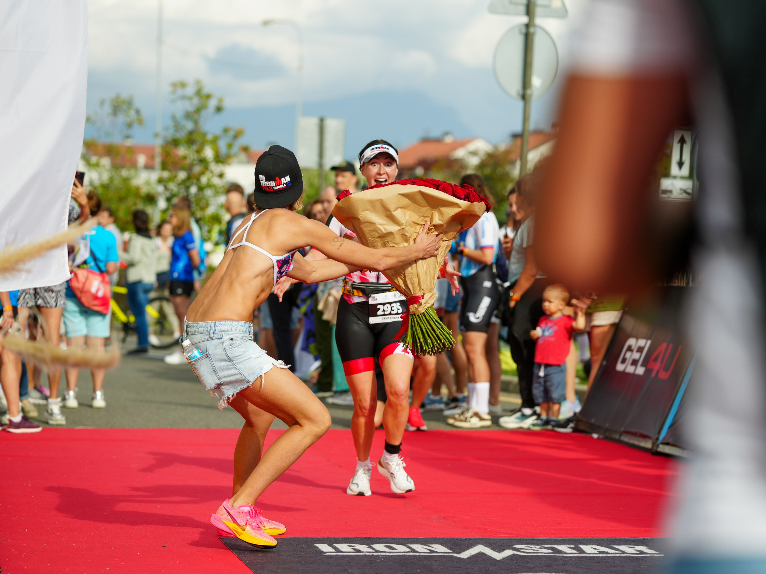 Фотоотчет партнерской интеграции для компании TELE2 на фестивале Ironstar. Репортажный фотограф в Красной Поляне и Сочи Павлюченко Екатерина