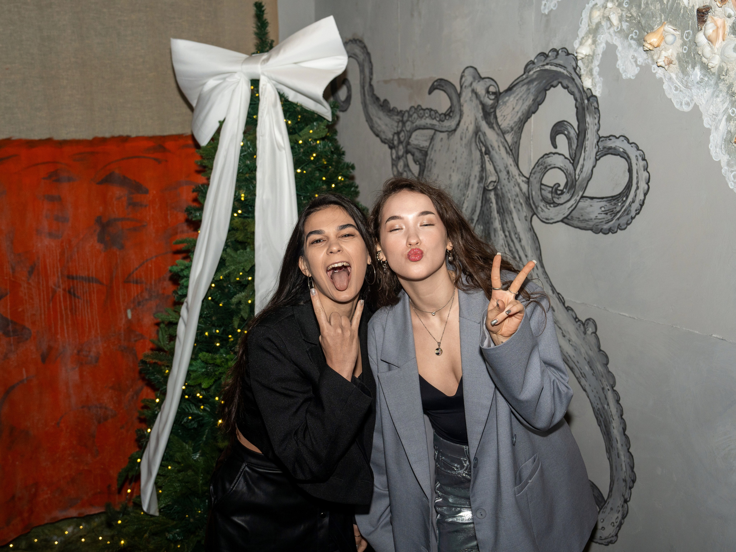 Новый год 2025 в ресторане Сахалин. Репортажный фотограф в Красной Поляне и Сочи Павлюченко Екатерина