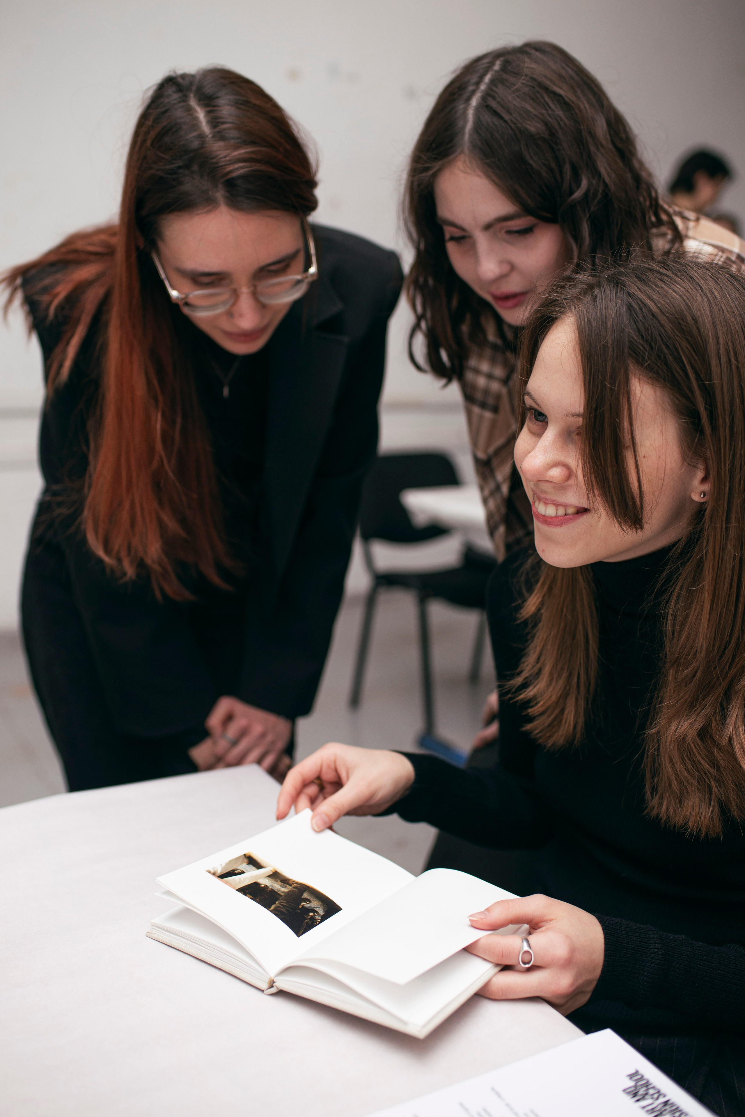 Вечер фото книг в Школе Дизайна. Фотограф в Москве Алейникова Евгения