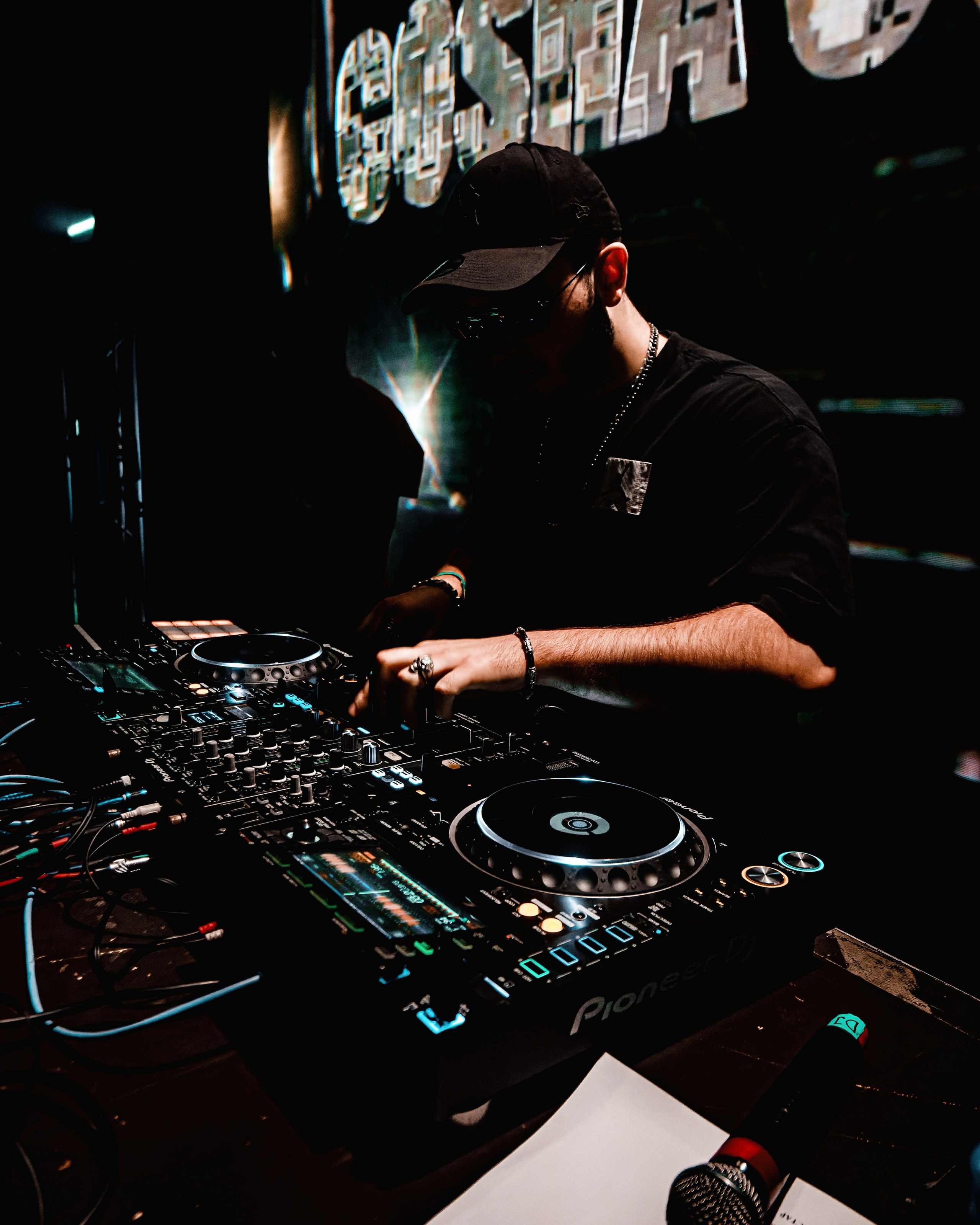 Rocket в клубе Base 21.10.2023. Репортажный фотограф и видеограф в Москве