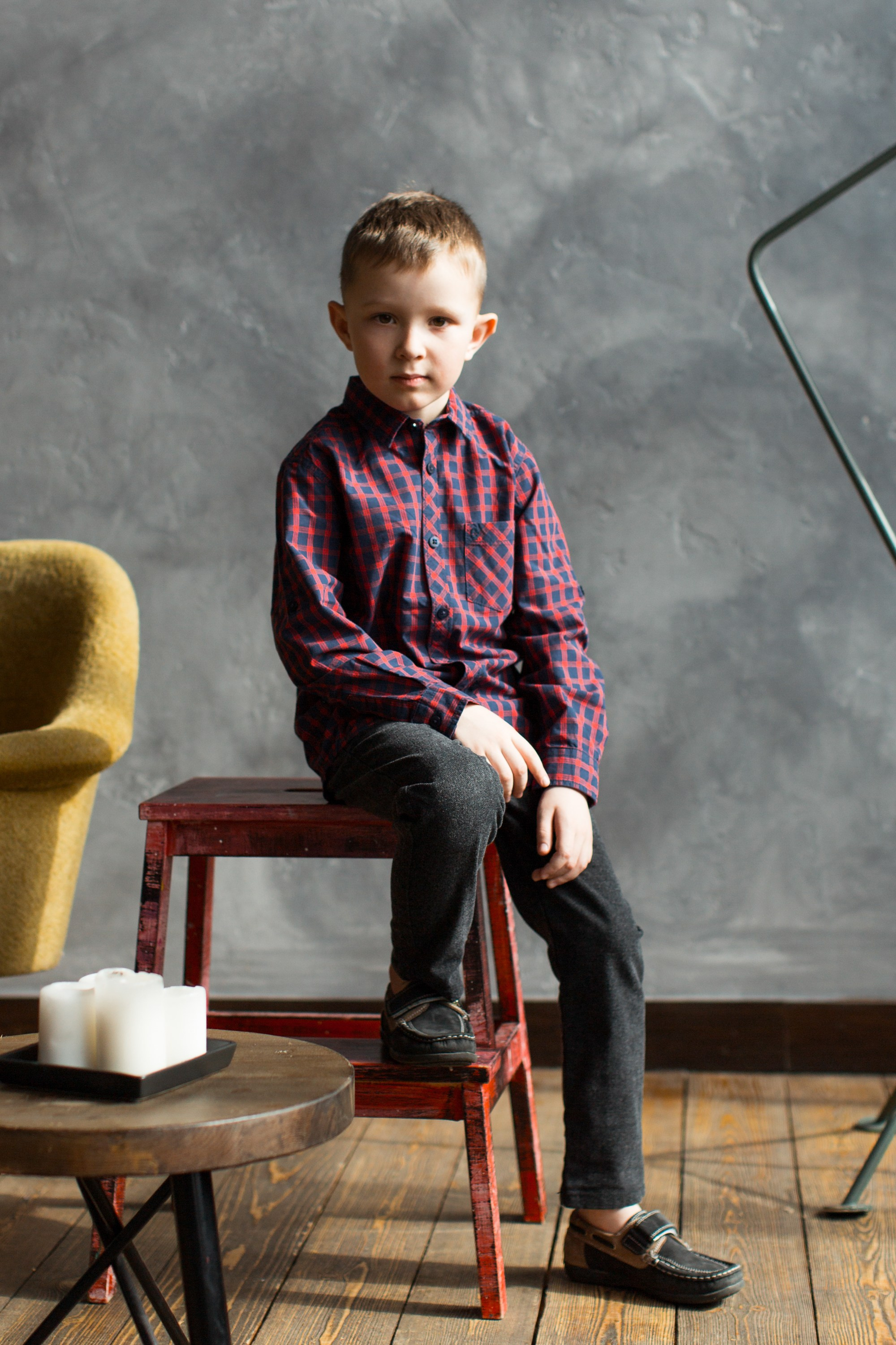 Фотосессия большой семьи в студии