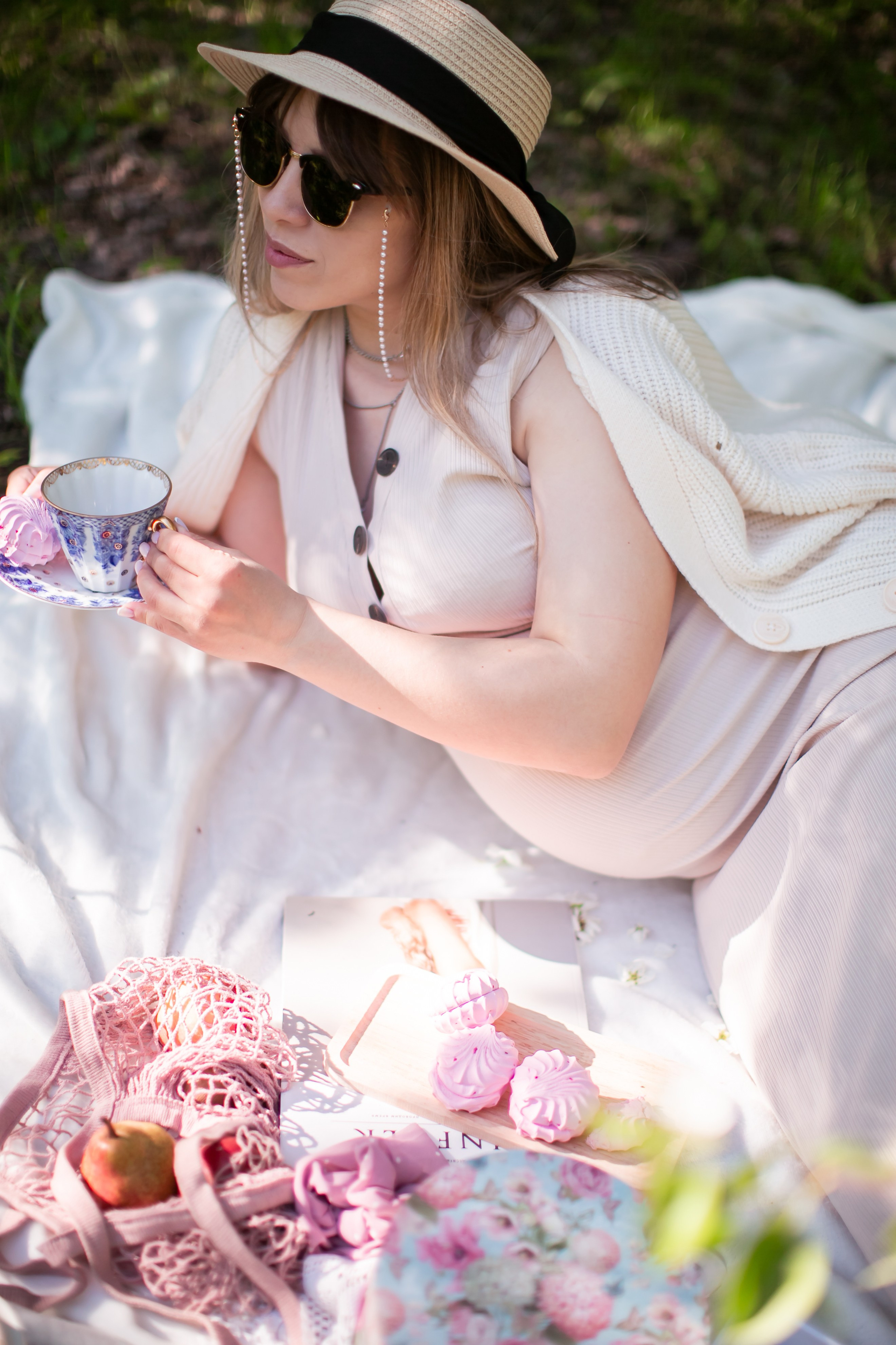 алёна малахова фотограф новосибирск семейный детский домашняя фотосессия в новосибирске день рождения репортажная съёмка фотосессия с лошадьми на конюшне деревня алтай  на природе фотосессия в детском саду мама и сын предложение руки и сердца идея  помолвка фотосессия берег закат детский день рождения годик торт аниматор лофт игровая продолжение следует prodoljenie_sleduet_  корпоратив тимбилдинг первоклашка линейка  контент  бизнес портрет оперный новат франция берет весна девушка мама и дочь мать и дитя