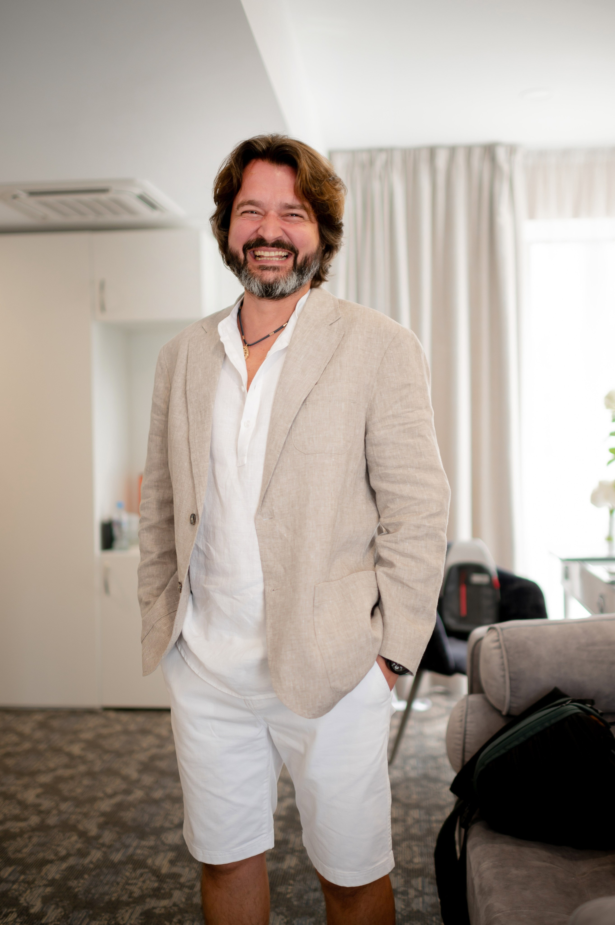 Юлия и Павел (сборы невесты, Невская ратуша, красный Buick, прогулка по рекам на катере). Портретный, семейный и свадебный фотограф в Санкт-Петербурге и в Пушкине Ширяев Денис