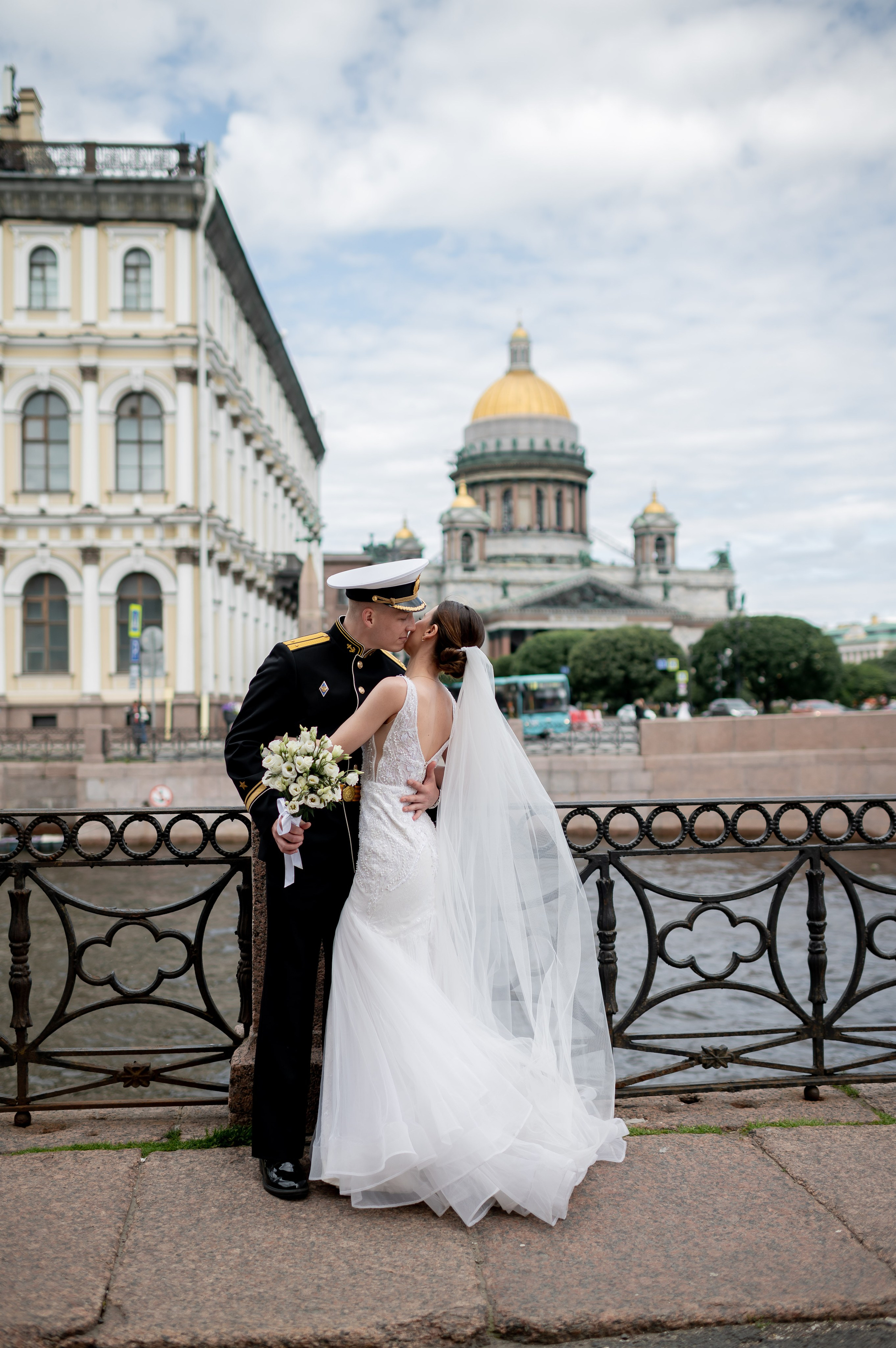 Елизавета и Максим (фотосессия у Дворца Штиглица, набережная Мойки и у Законодательного собрания). Портретный, семейный и свадебный фотограф в Санкт-Петербурге и в Пушкине Ширяев Денис