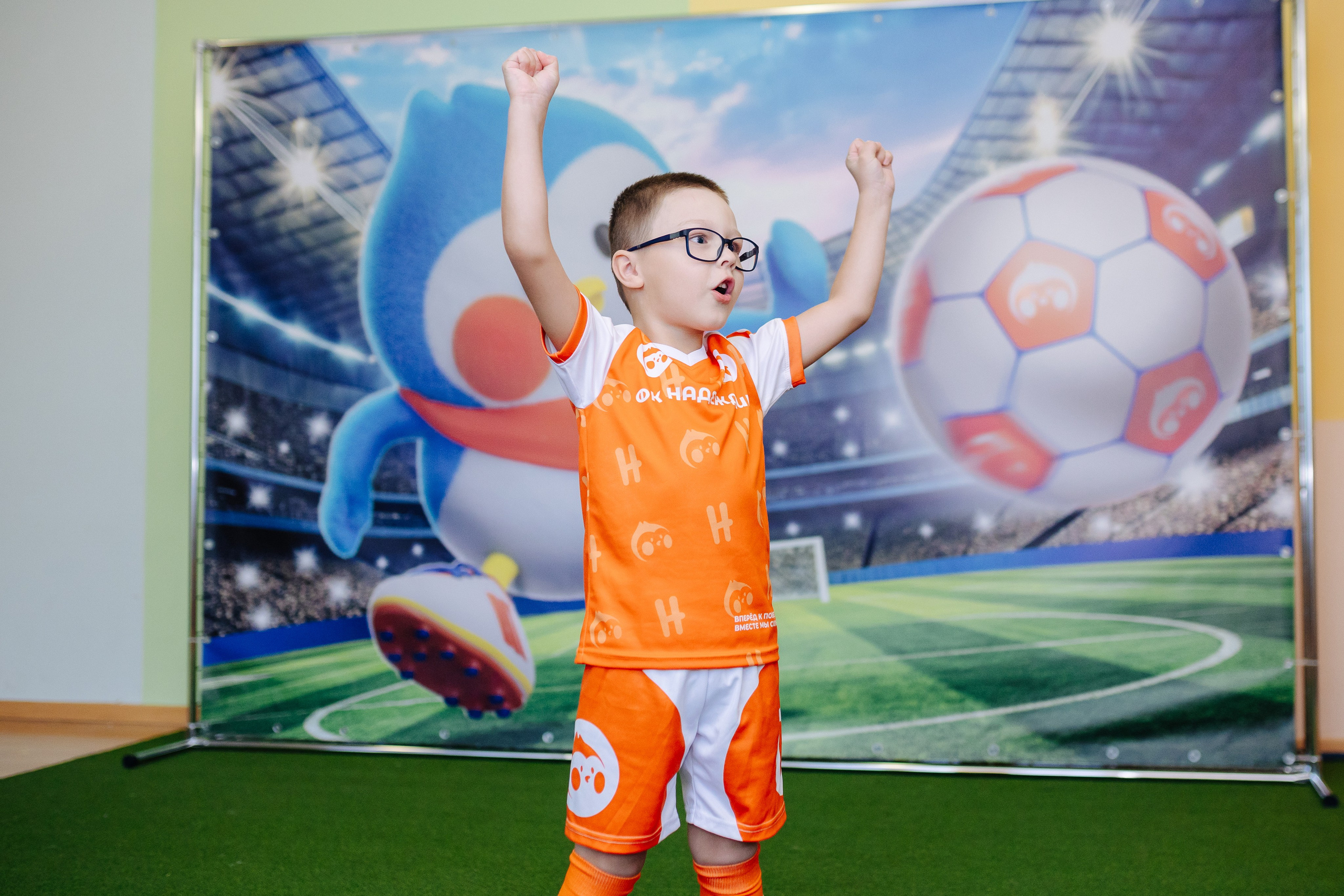 Фотосессия с кубком в детских садах г. Магнитогорска. Денис Прохоров Фотограф в г. Магнитогорск