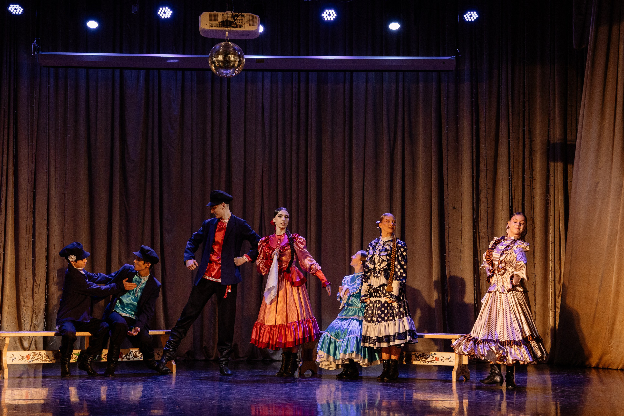 Сибирские узоры ДК Ефремова. Фотограф Юлия Мальцева