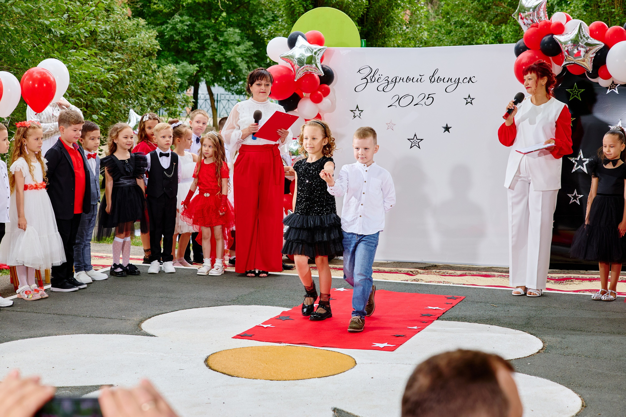 Выпускной 45 сад. Фотограф Выпускные альбомы Таганрог Сергей Коробченко