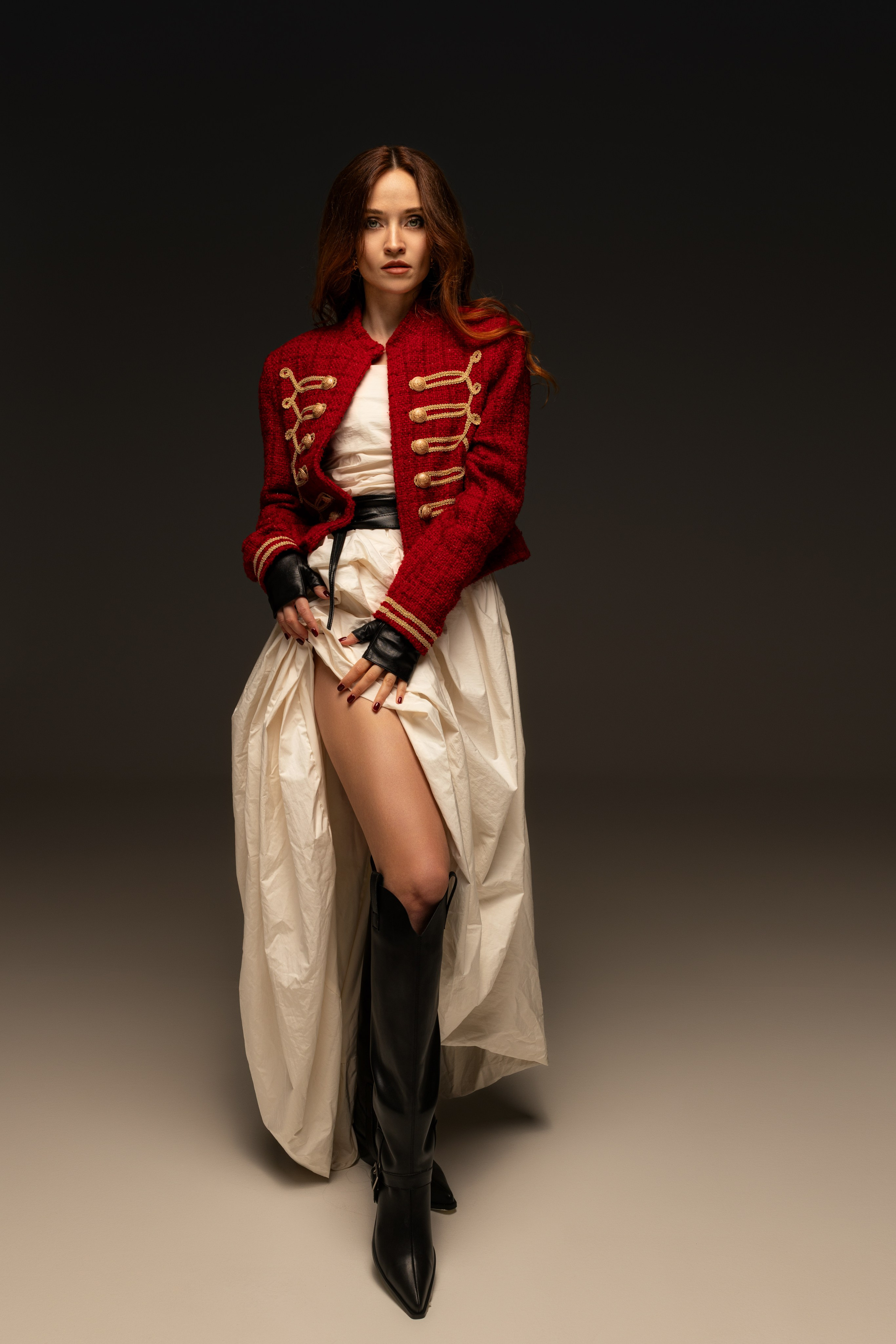 Студийная съемка с Еленой на циклораме с импульсным светом в формате для «себя». Дмитрий Шульгин, портретный фотограф в Воронеже