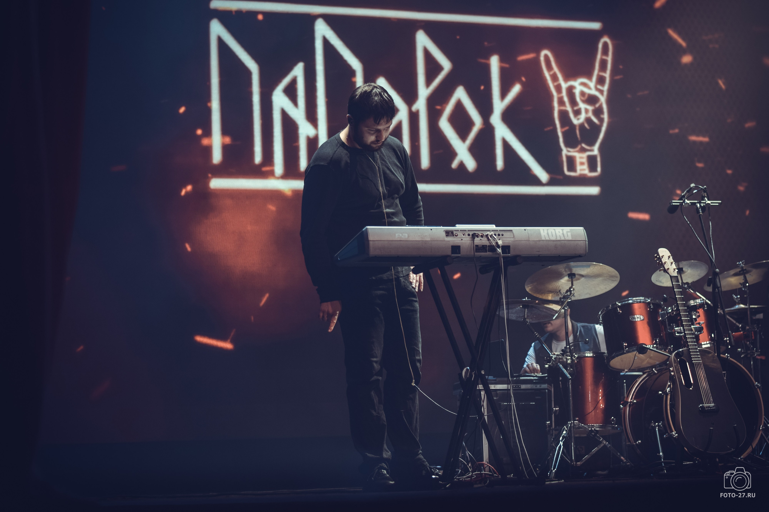 Антон Курдюмов фотограф в Хабаровске Рина Курдюмова фото27 foto27 Антон Дорофеев репортажный репортаж документалист Тони и Рина фотосоздатели ПаПаРоК Философия и любовь сольный концерт ОДОРА Хабаровск