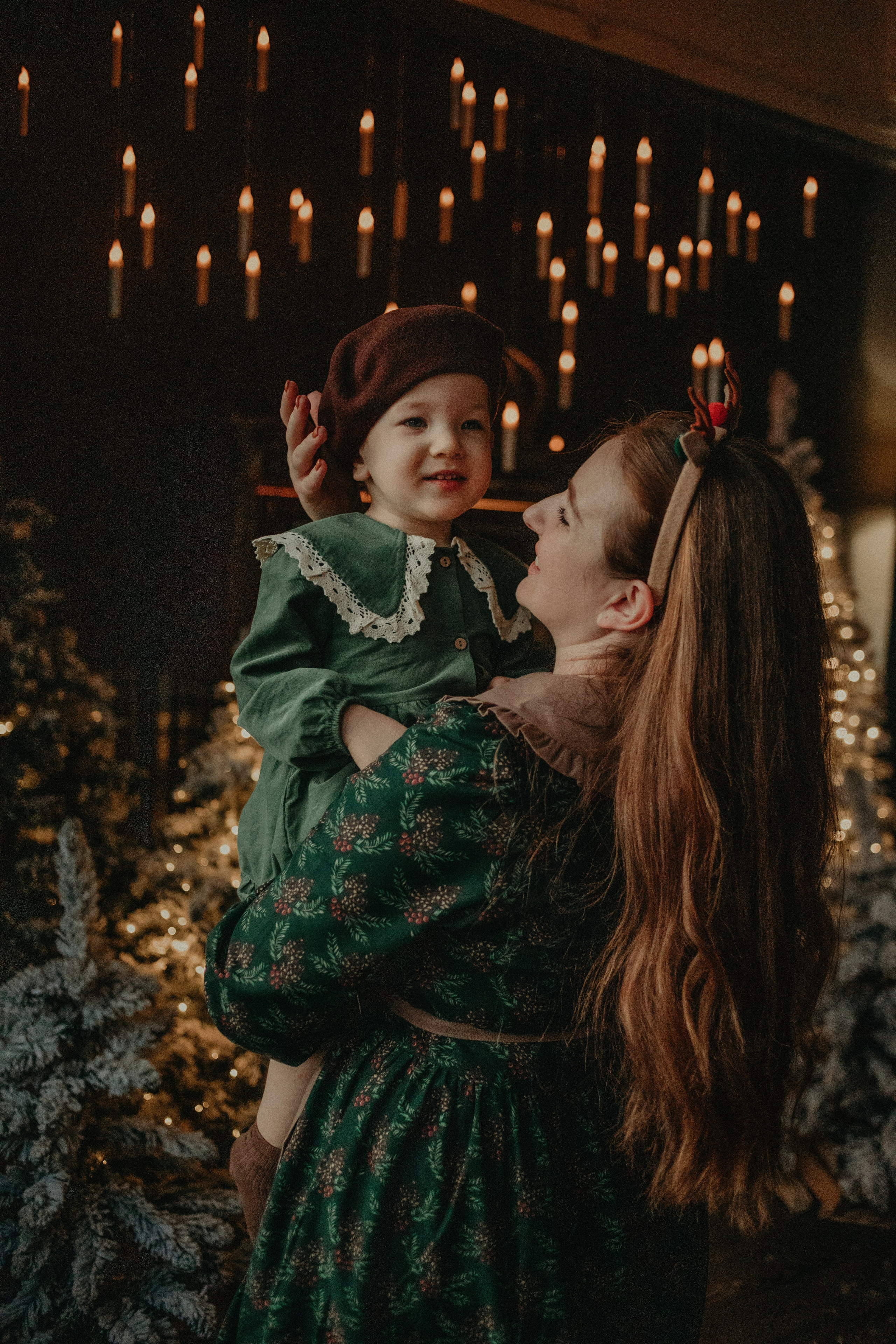 Семейные новогодние в темной студии 2024\2025. Фотограф в Краснодаре Евгения Михаевич