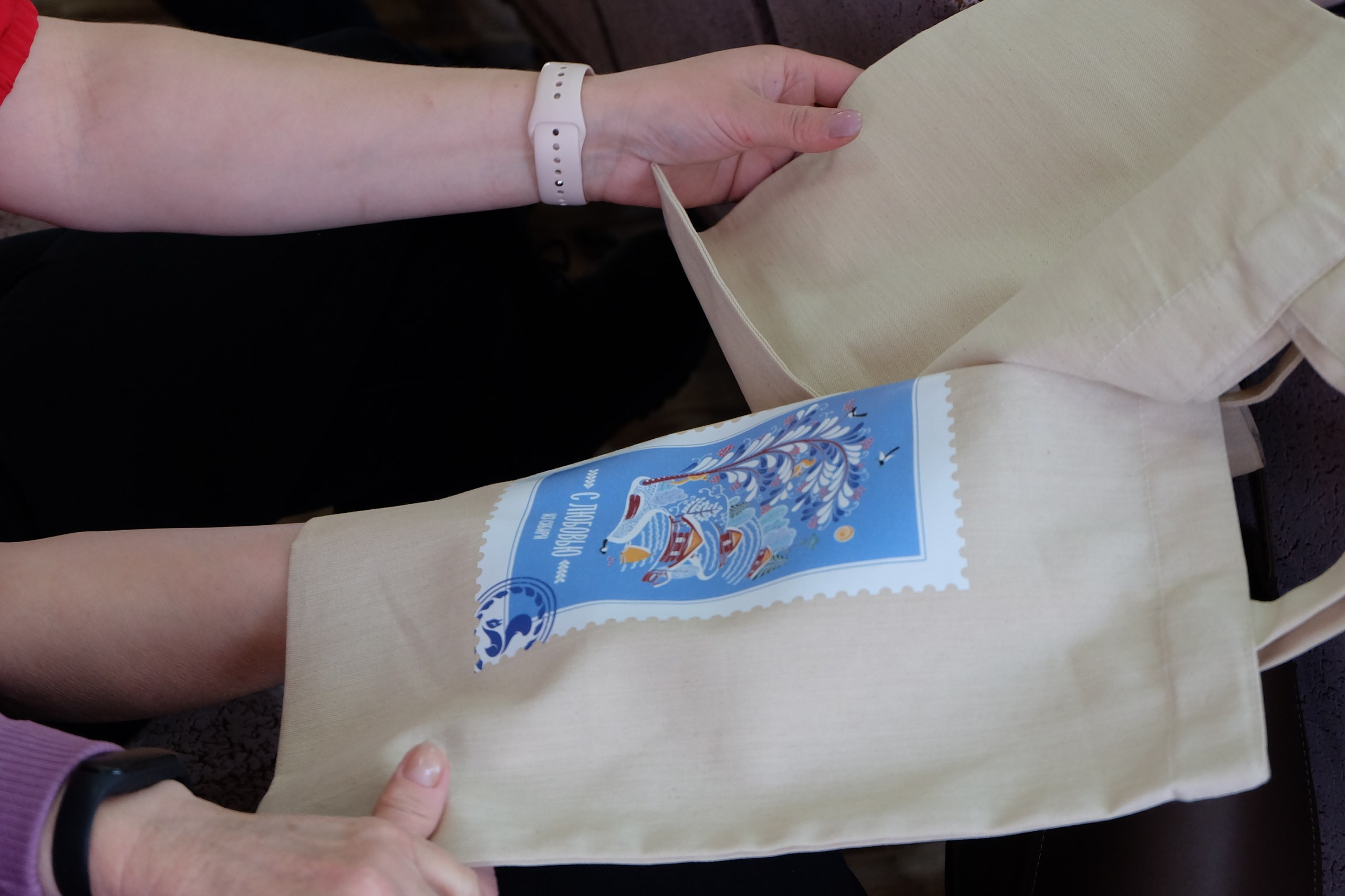 Презентация сувениров на встрече «Опора России». Сувениры и подарки с Ордынской росписью | Новосибирск