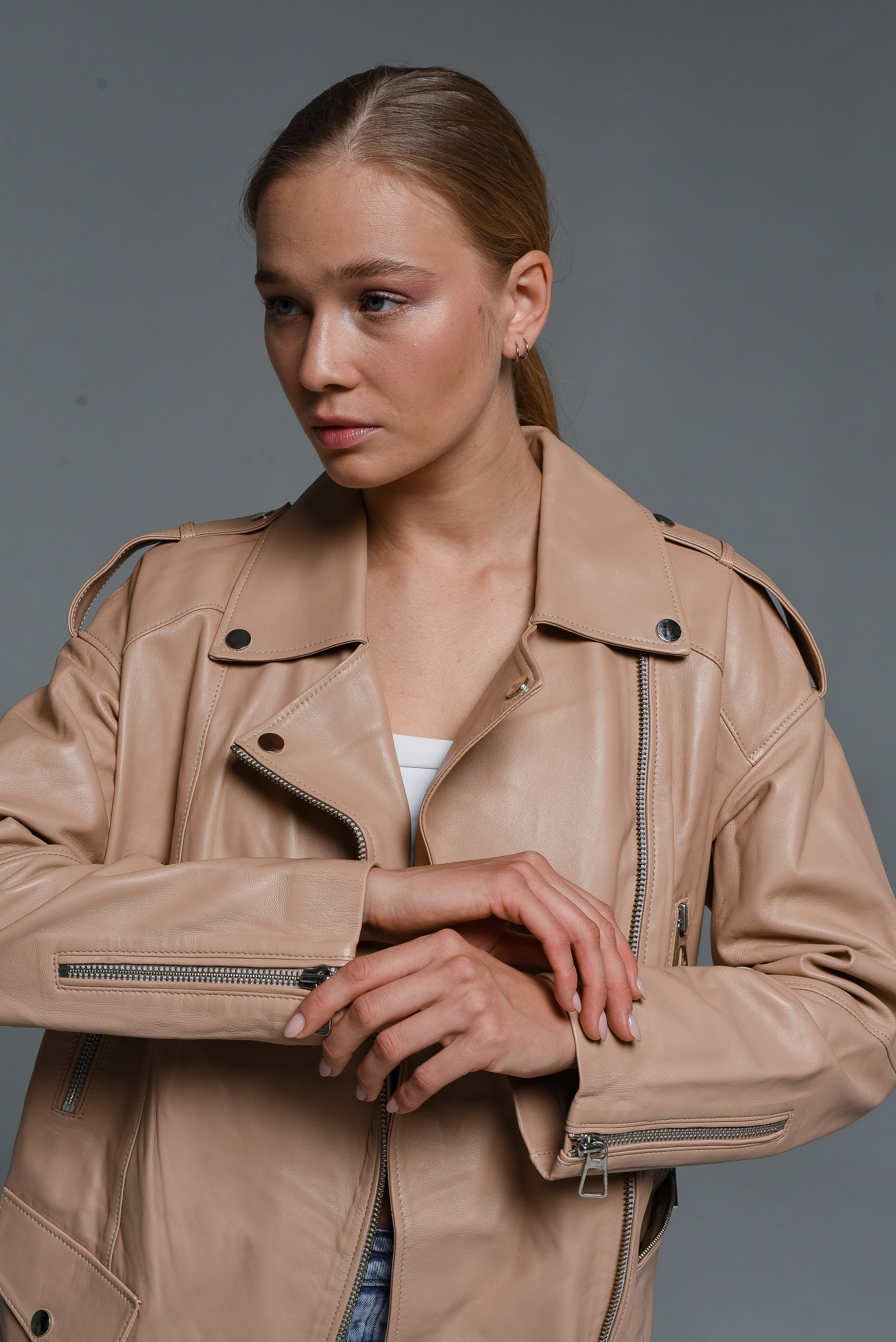 Куртки (фон). Контент фотограф в Москве Лихачева Ксения