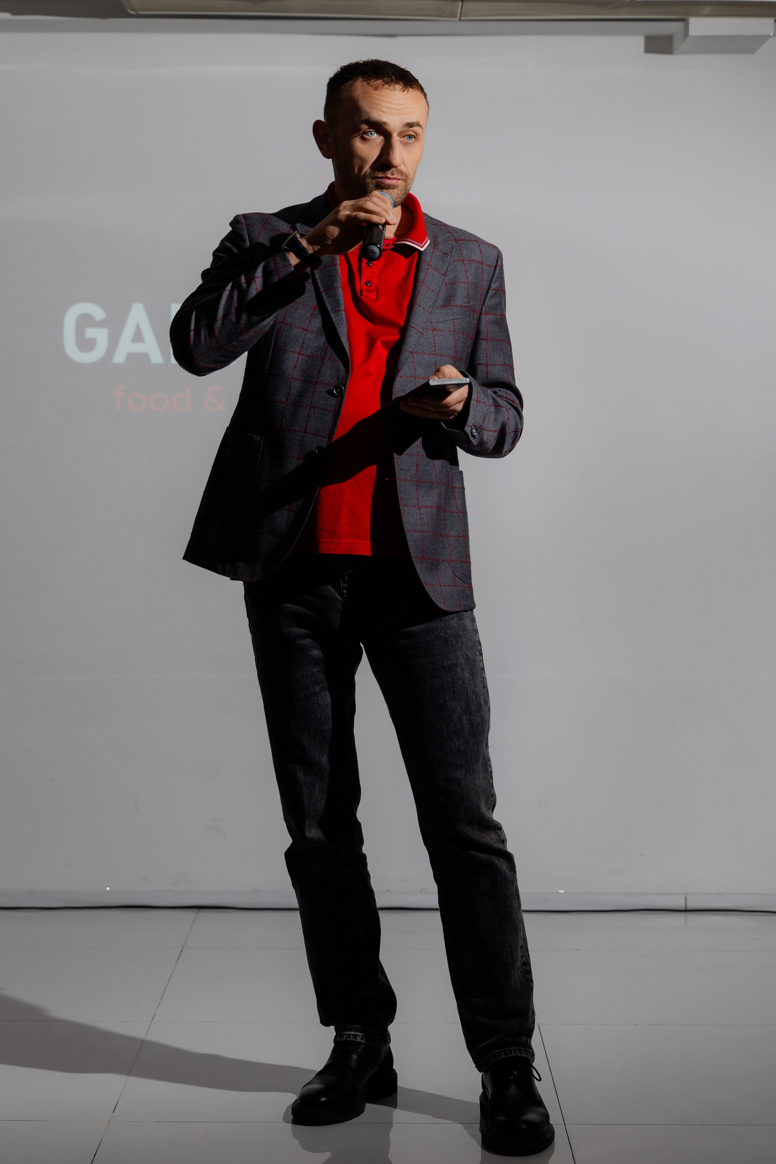 Корпоративная фотосъемка для кафе GARAGE | Новый год 2025 | Минск. Свадебный фотограф в Минске/Беларуси Сергей Спиридонов