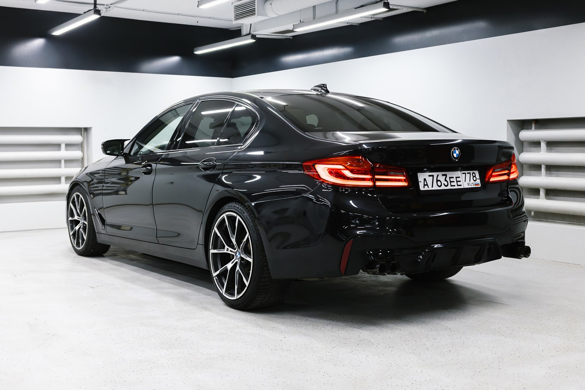 BMW 5 серия 2.0 AT, 2019, 220 000 км. Автосалон «Х-Авто»