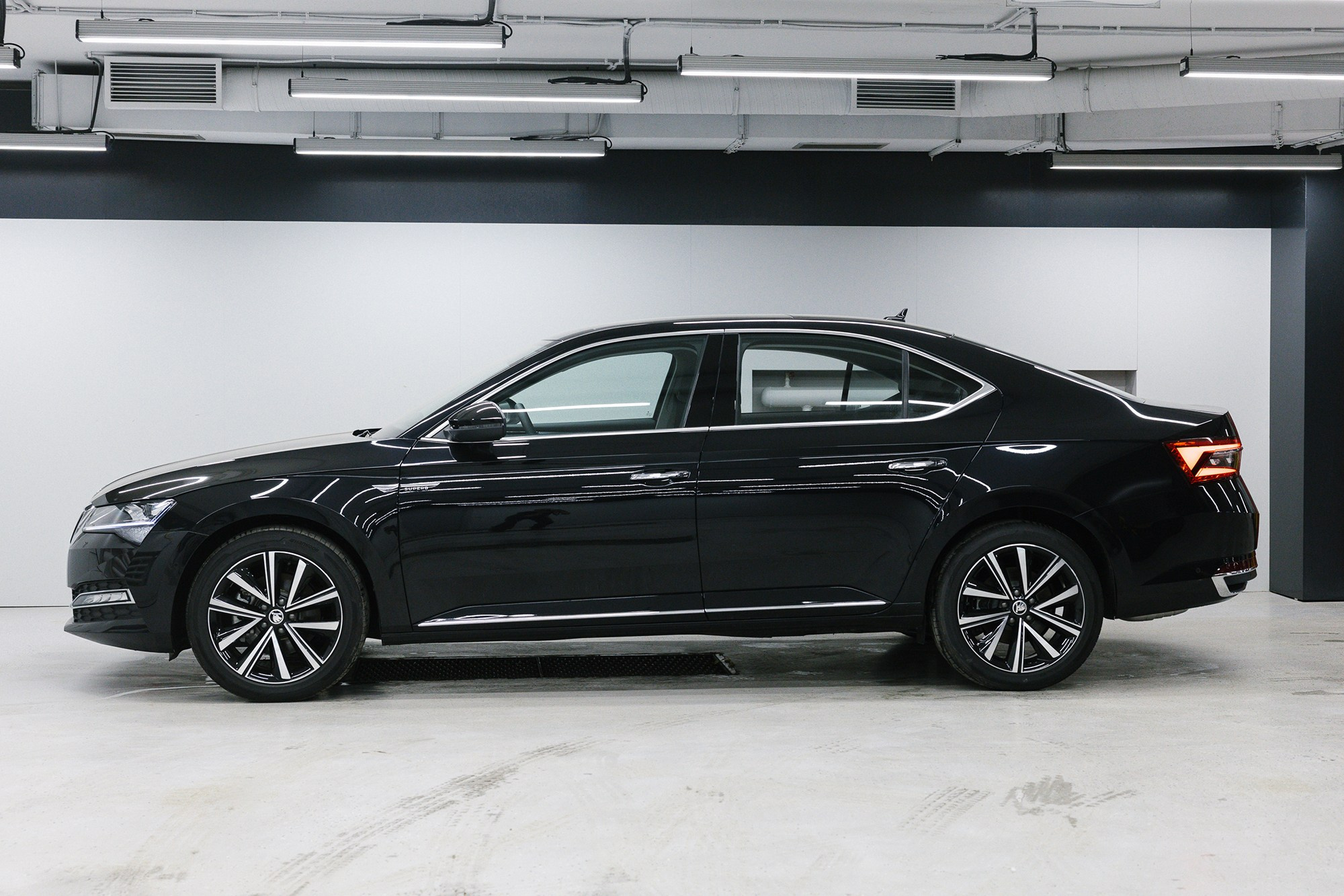 SKODA SUPERB  1.4 TSI DSG (150 л. с.). Автосалон «Х-Авто»