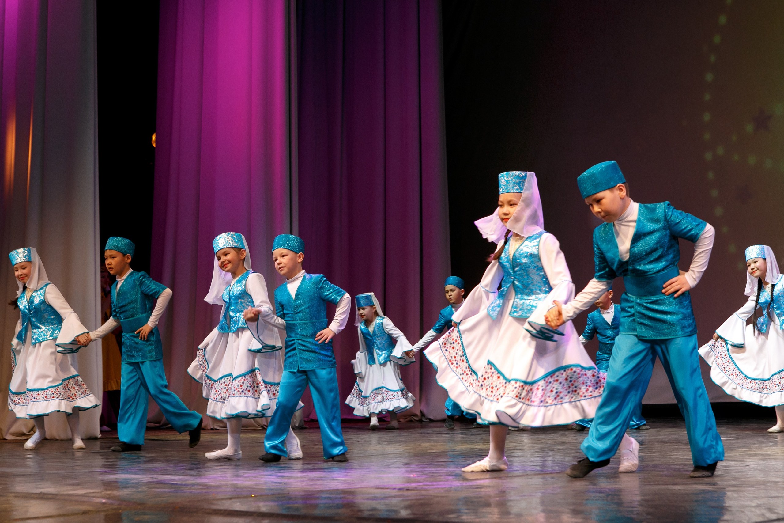 Межрегиональный фестиваль «Сибирские звезды». Контент фотограф, съемка для маркетплейсов, фуд съемка и репортажи в Новосибирске Ралия Галеева