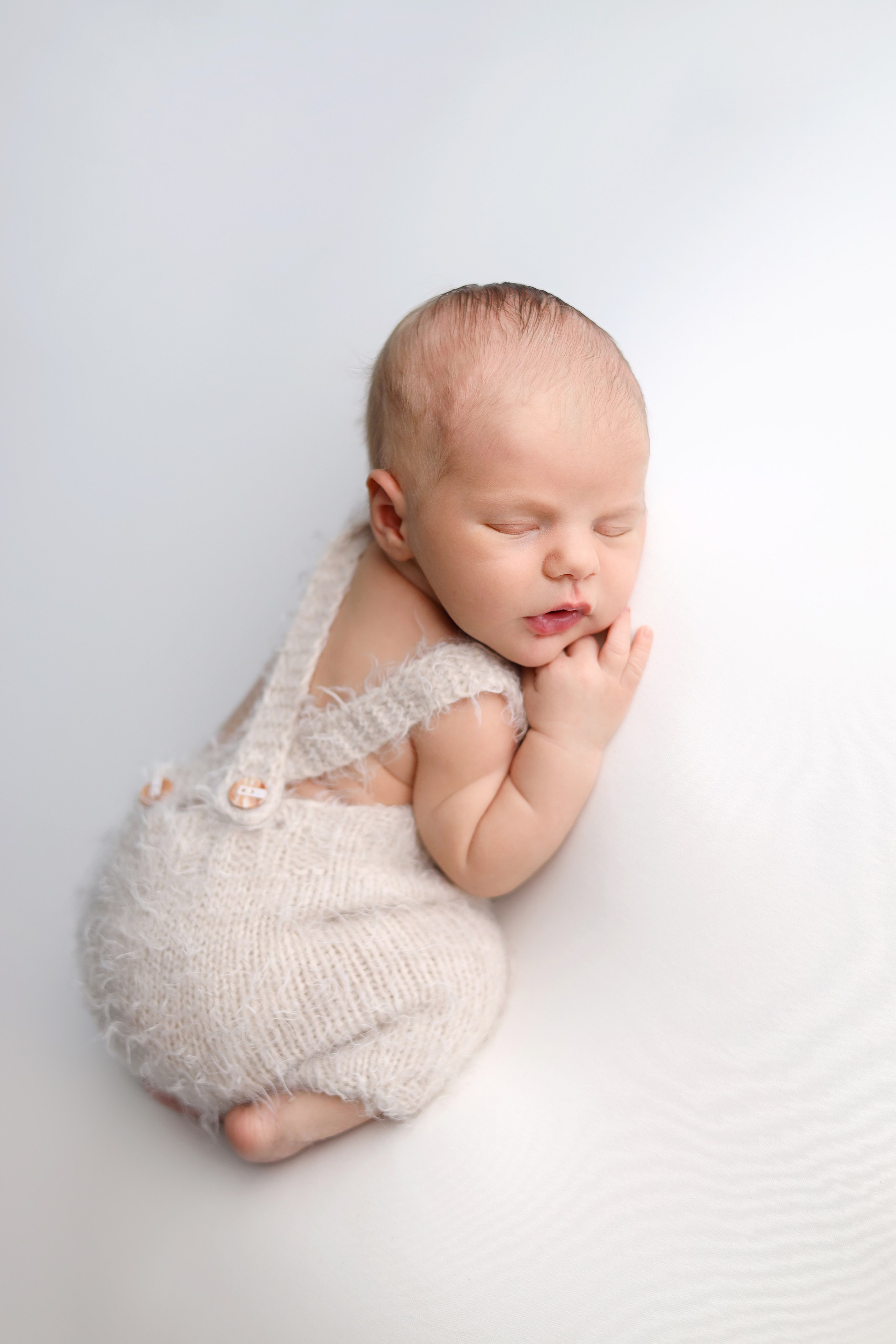 Ньюборн съемка Мирона. Фотограф новорожденных в Бутово. Фотограф новорожденных Москва. Ньюборн фотограф Москва