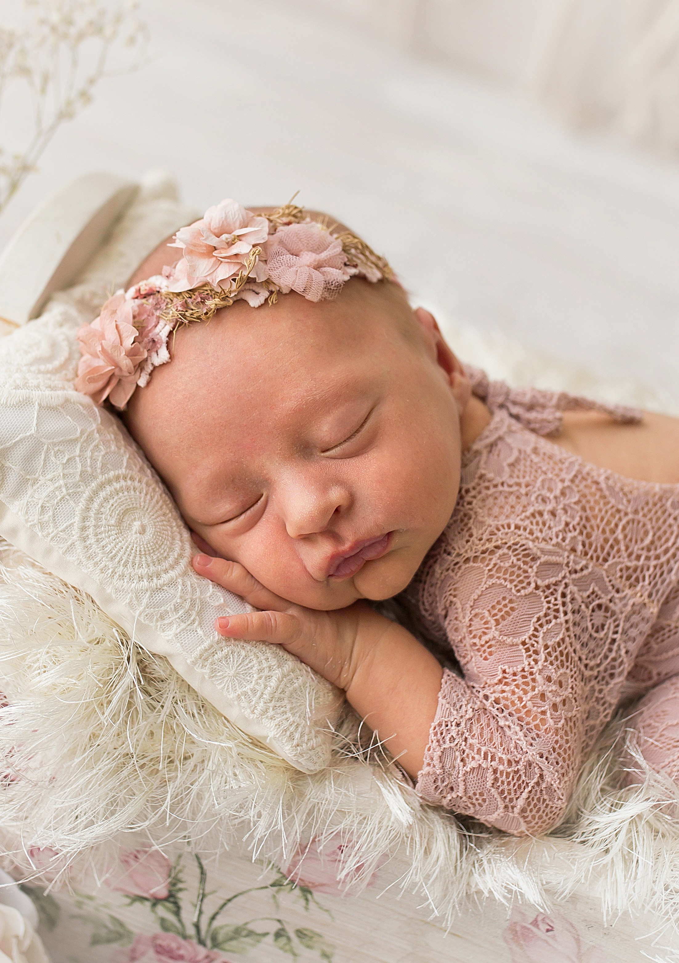 Фотосессия новорождённого. Фотограф новорождённых малышей и детский фотограф В Казани Лана Максим