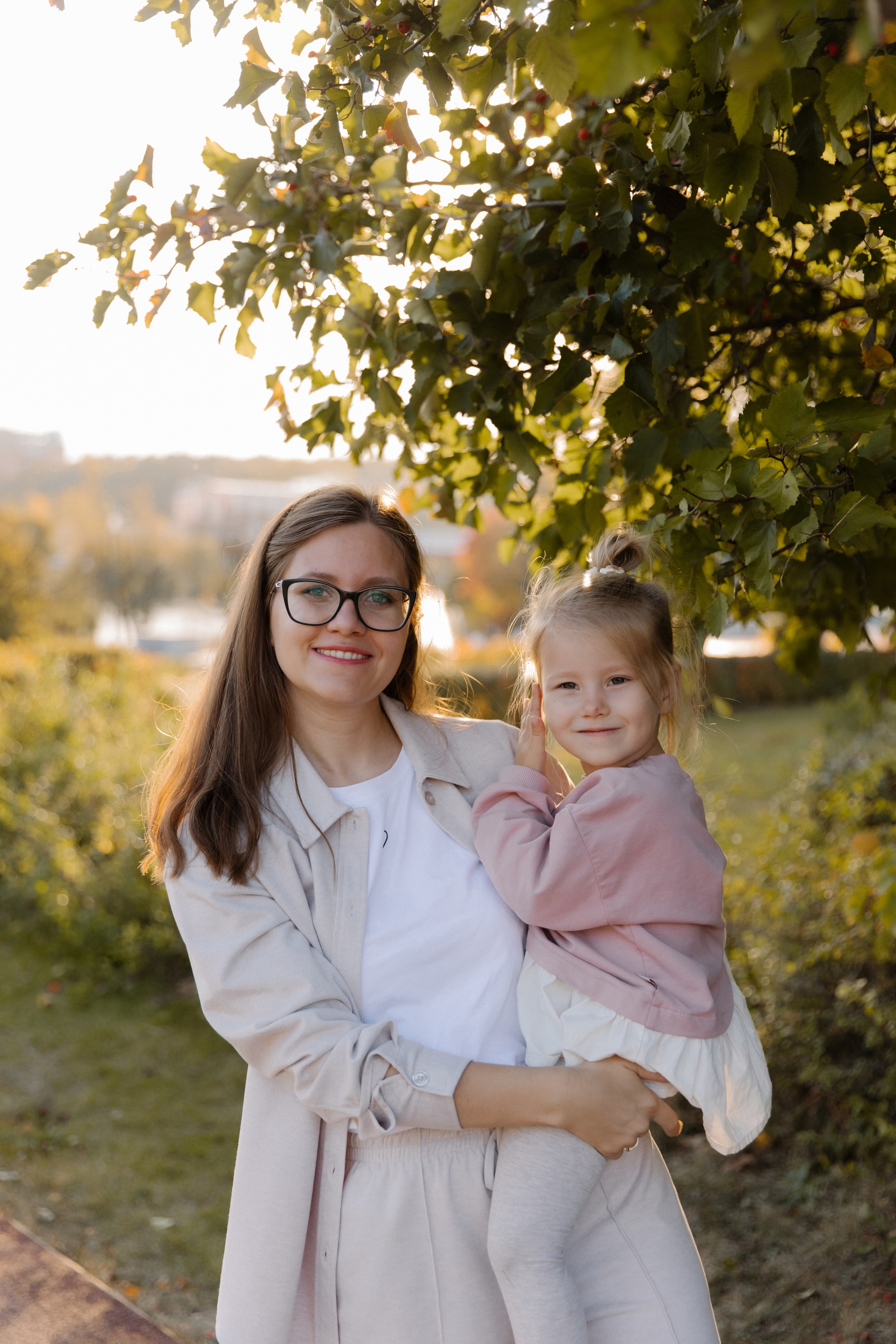 Прогулка Василисы с родителями, дядей и тетей. Семейный и свадебный фотограф в Москве и Зеленограде Пилипенко Юлия