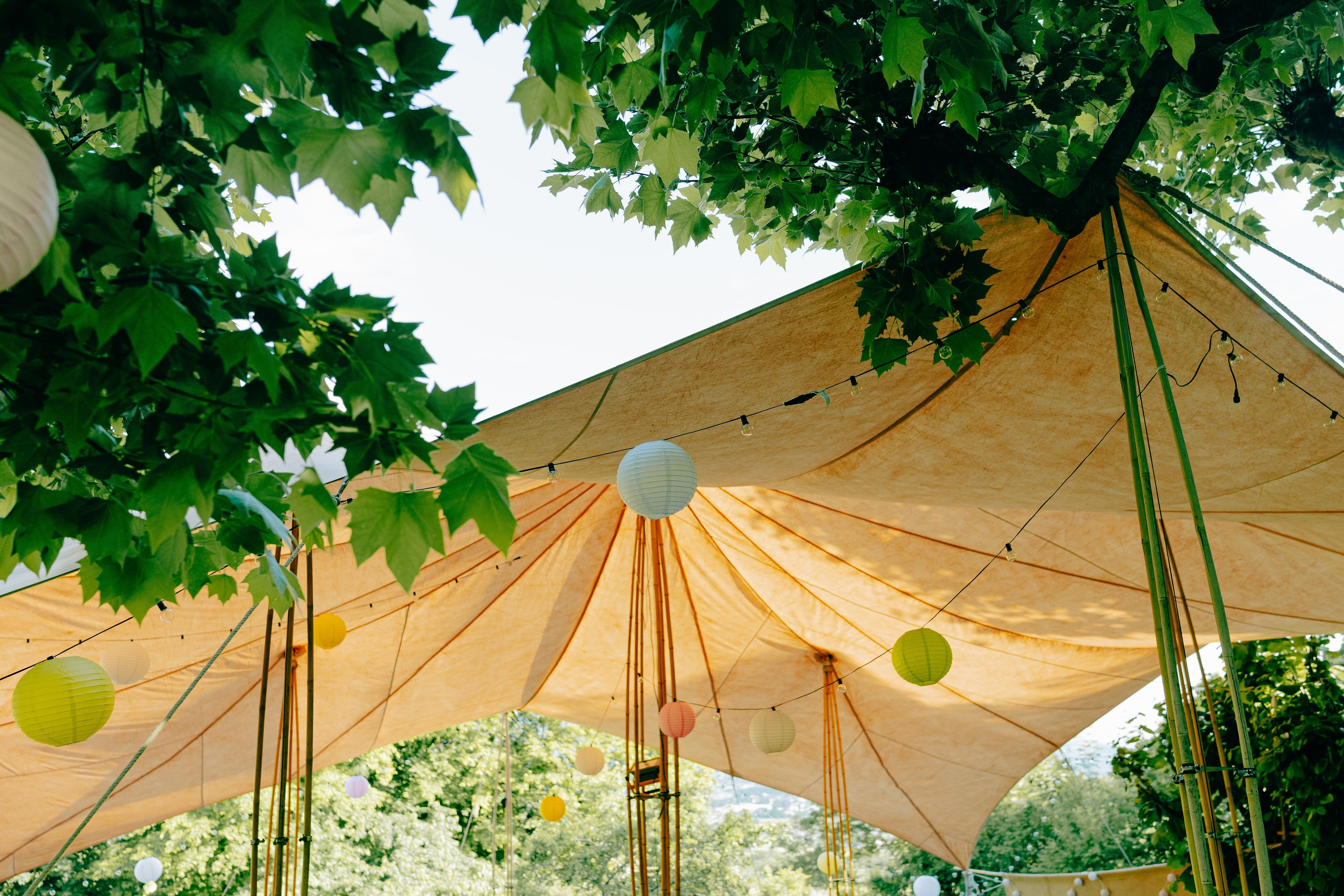 Nhi & Samuel | courtyard. Photographe de Mariage Professionnelle — Genève & Suisse Romande | Tanya Creator