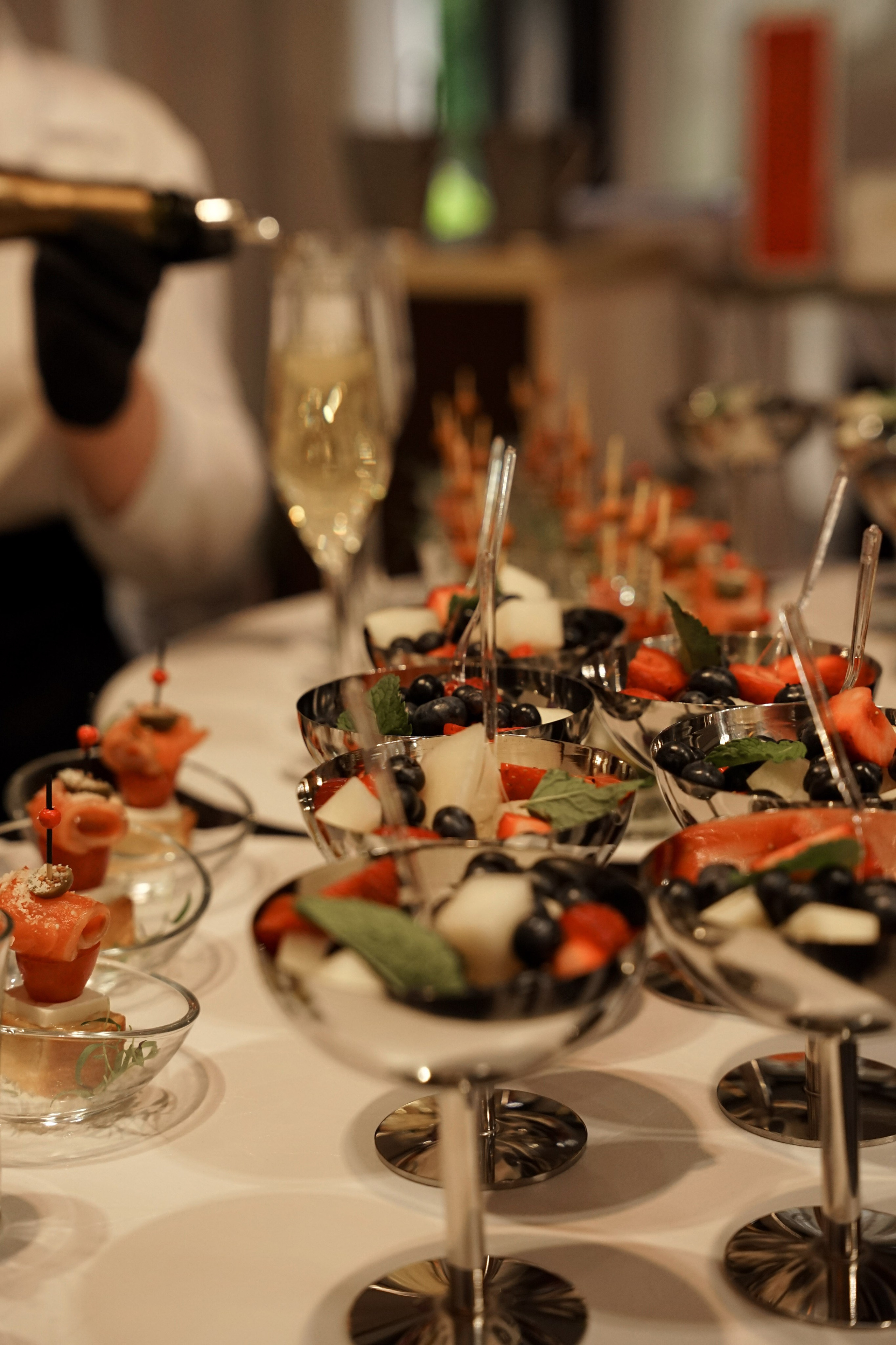 Кристина и Андрей: лавстори в гостинице и динамичный банкет. Фотограф в Иркутске