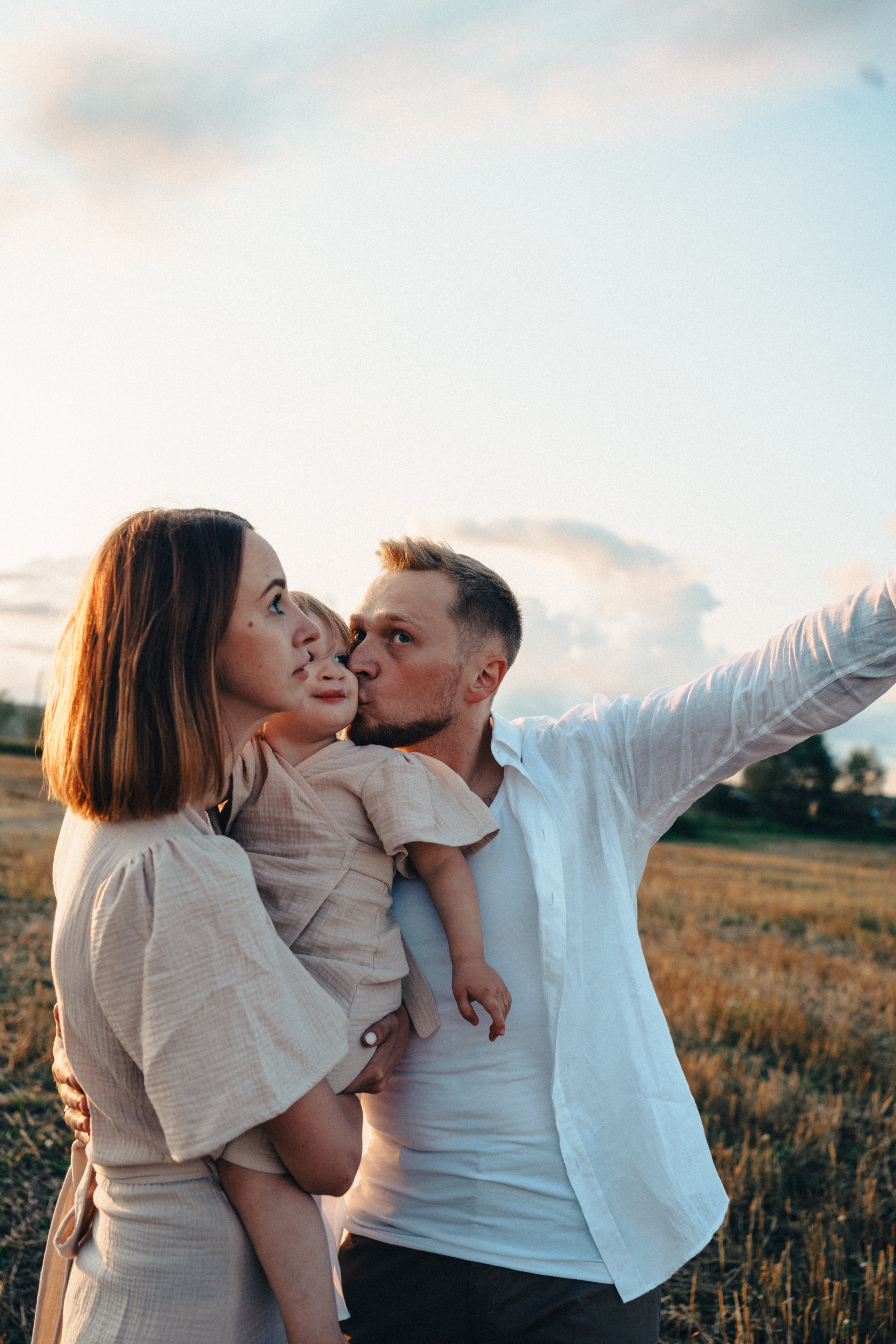 Малышка Арина в полях. Семейный и детский фотограф и видеограф в Москве, Серпухове и Тарусе Валерия Сорокина