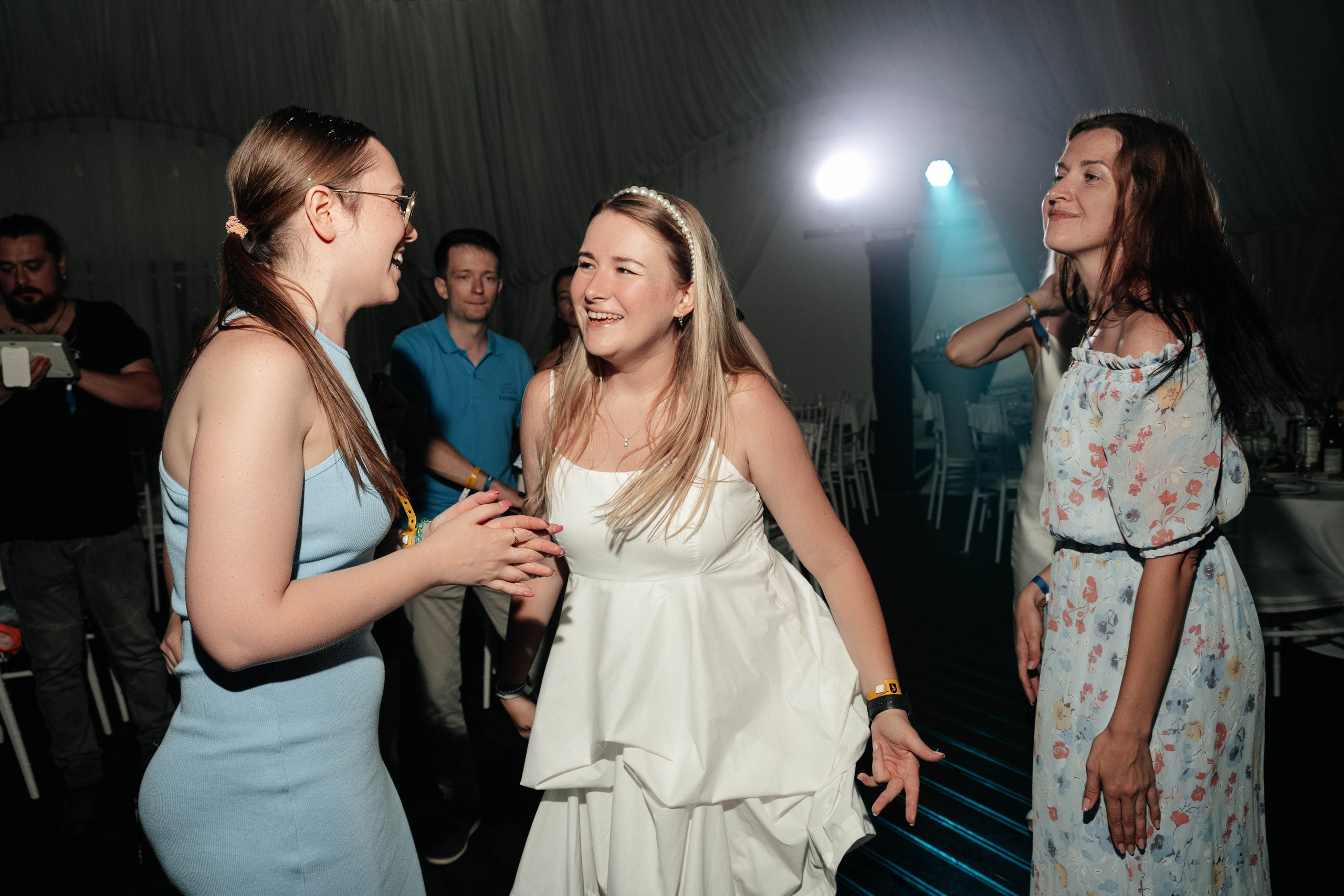 Бери заряд. Свадебный фотограф Москва Александра Аверкова