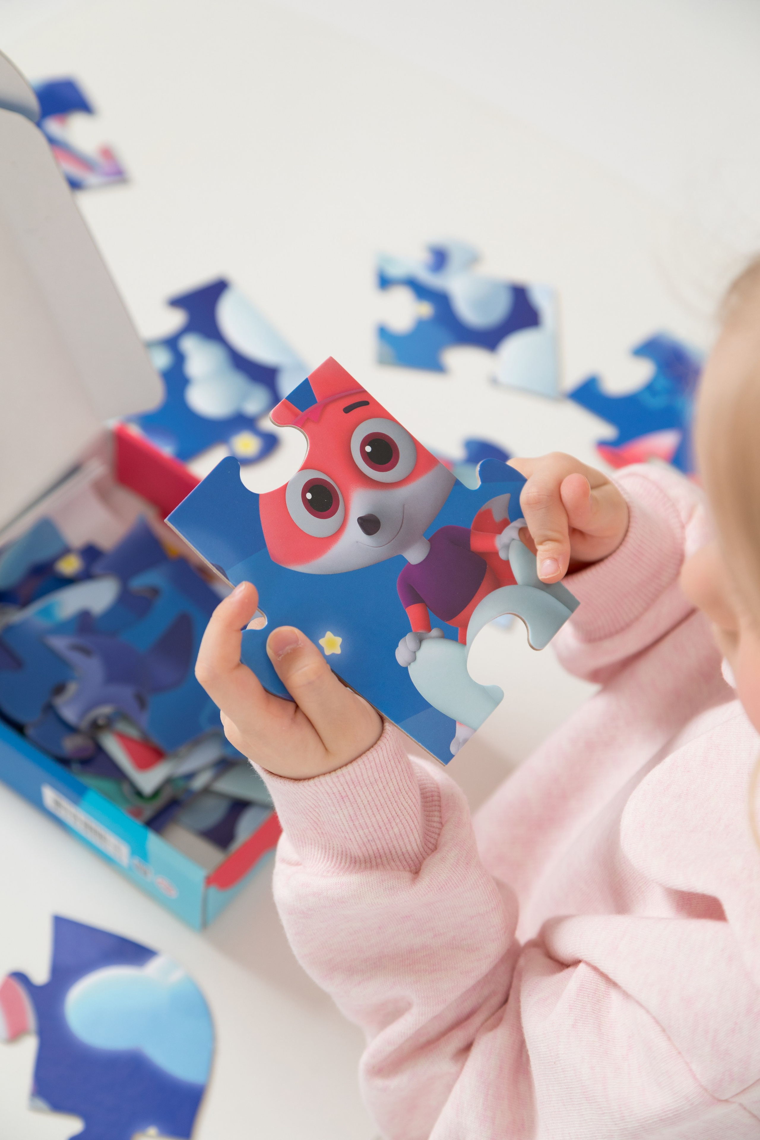 Имиджевая и каталожная съёмка для бренда детских пазлов. Детский и контент фотограф Надя Волкова Санкт-Петербург
