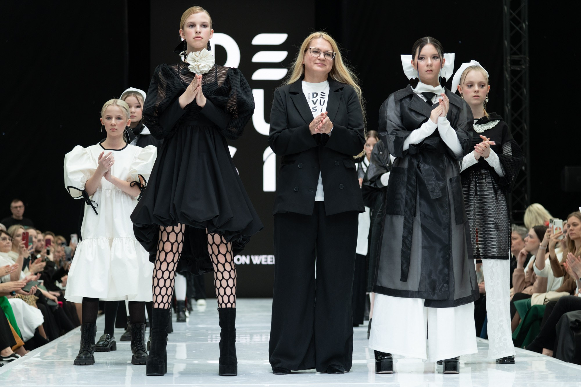 DEVUSI / 23. Sakunov Photo