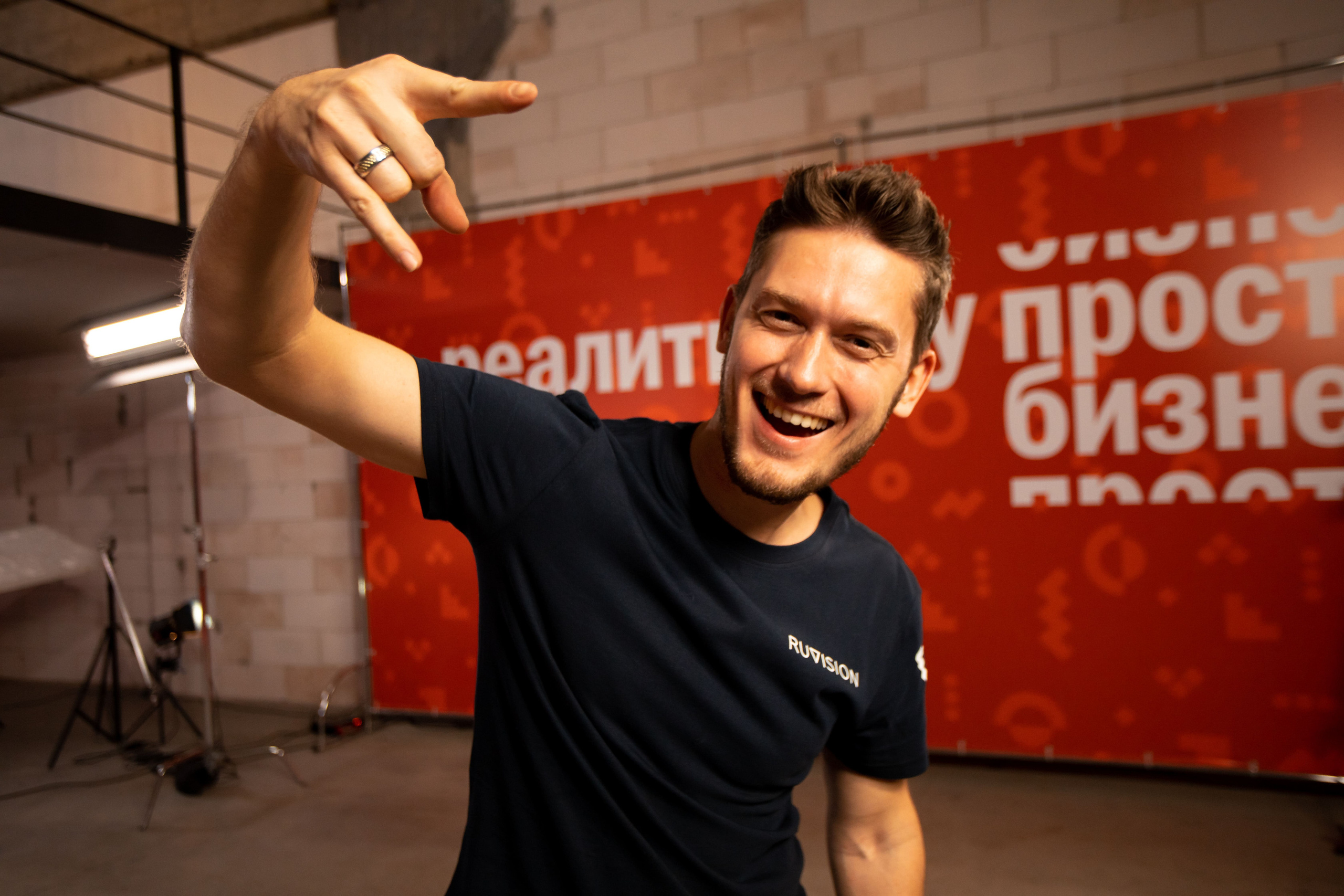 Просто Бизнес. Медиапродакшн Ruvision — wow-презентация вашего бизнеса