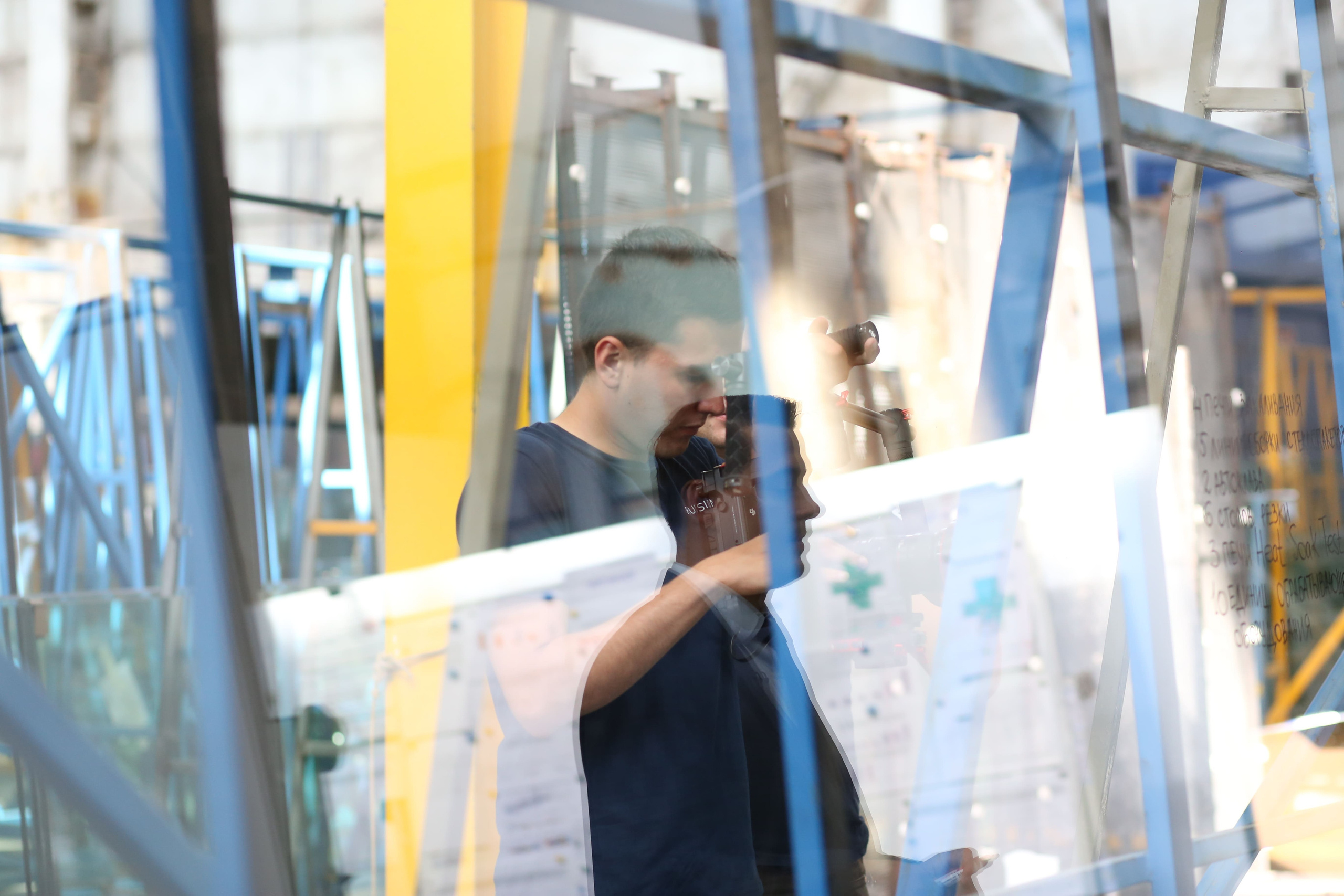 Modern Glass. Медиапродакшн Ruvision — wow-презентация вашего бизнеса