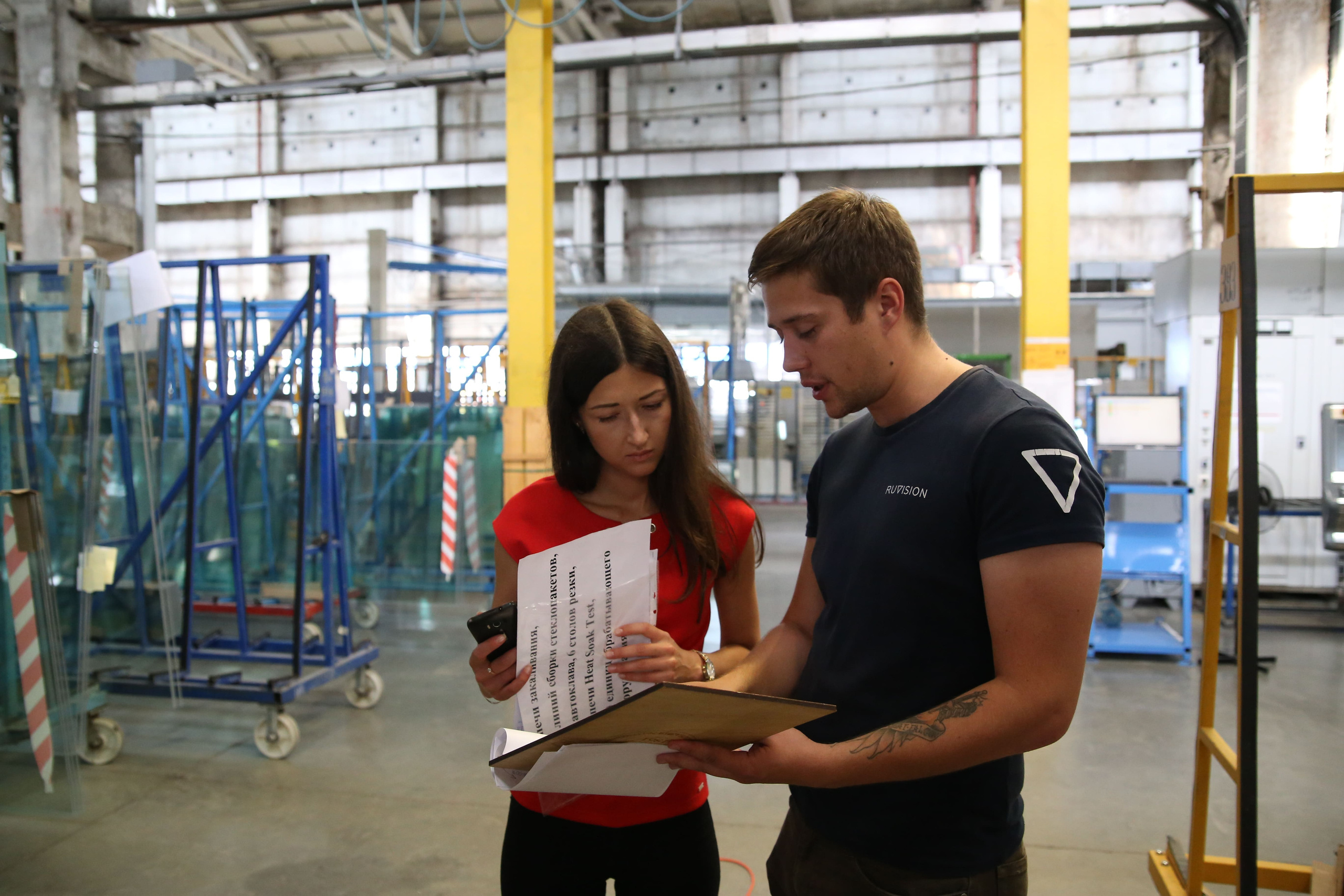 Modern Glass. Медиапродакшн Ruvision — wow-презентация вашего бизнеса