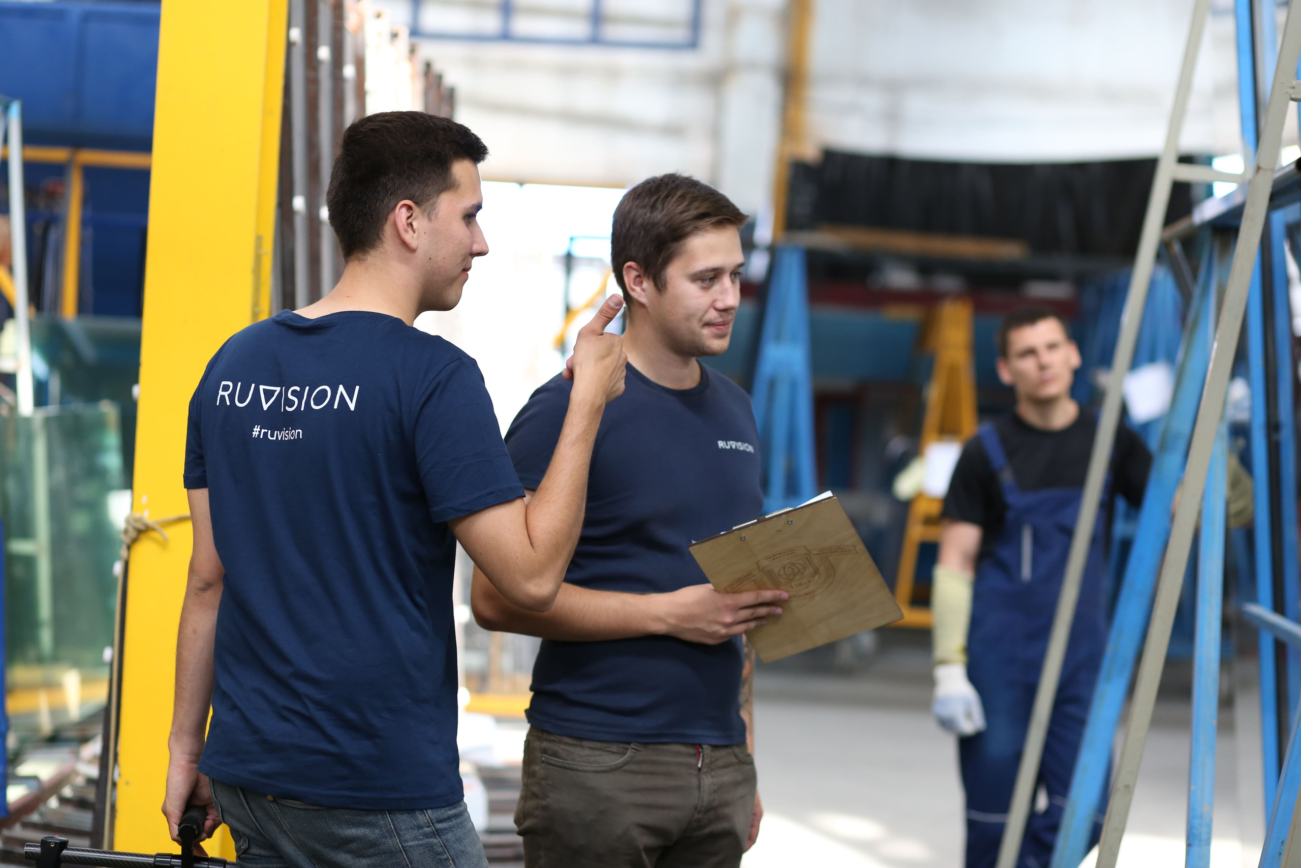 Modern Glass. Медиапродакшн Ruvision — wow-презентация вашего бизнеса