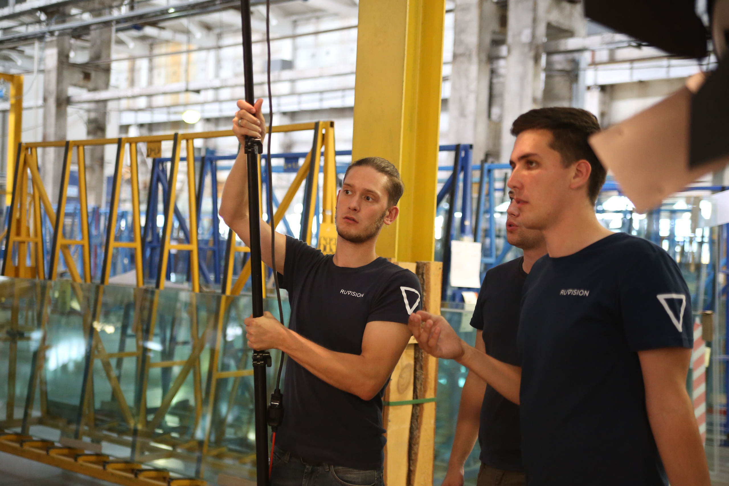 Modern Glass. Медиапродакшн Ruvision — wow-презентация вашего бизнеса