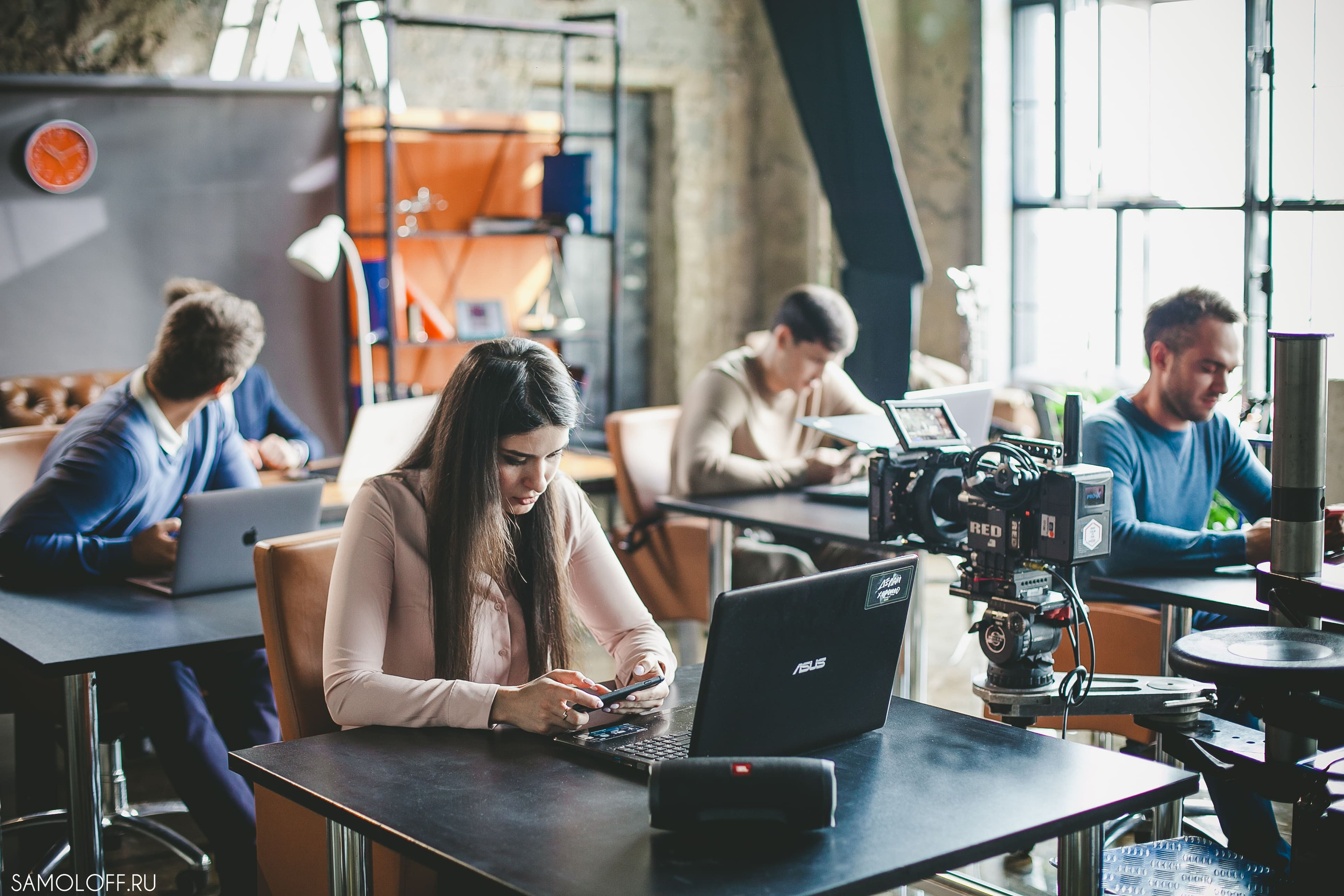 Давай поменяемся. Медиапродакшн Ruvision — wow-презентация вашего бизнеса