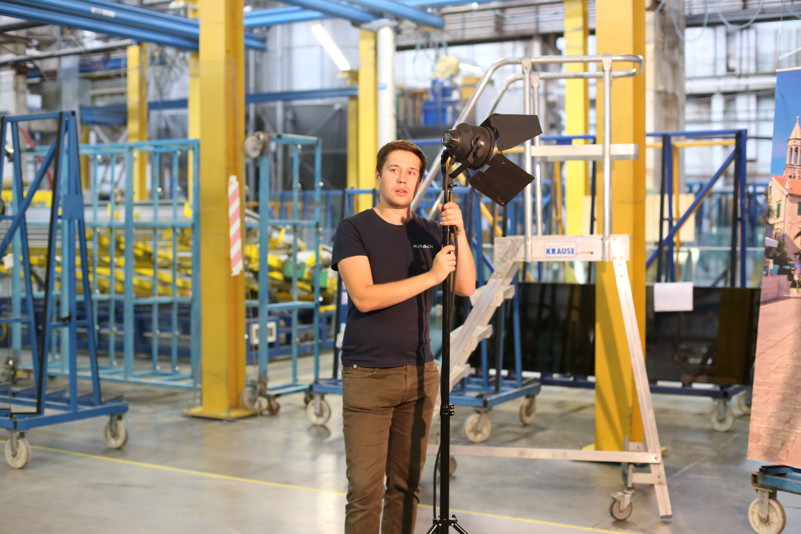 Modern Glass. Медиапродакшн Ruvision — wow-презентация вашего бизнеса