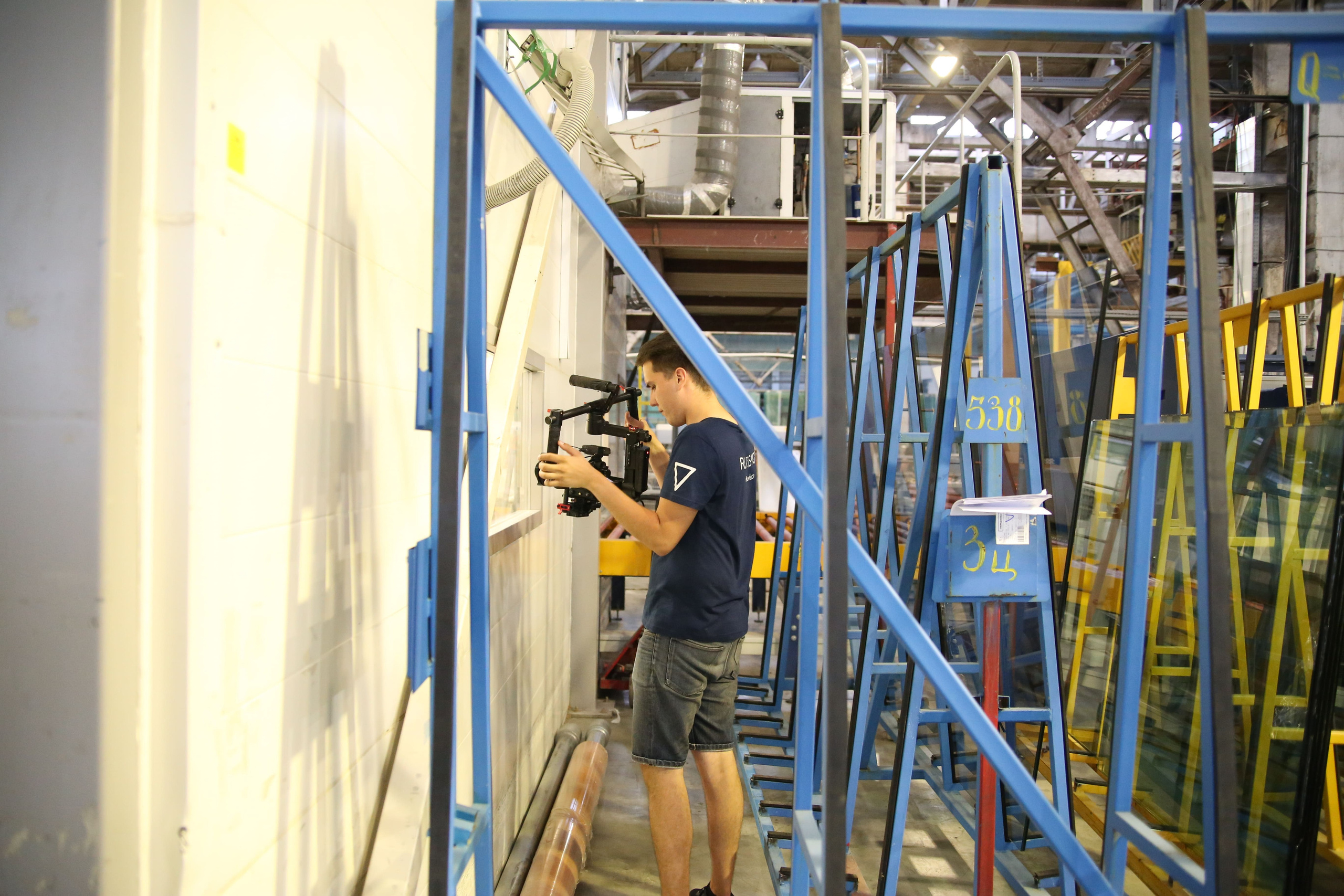 Modern Glass. Медиапродакшн Ruvision — wow-презентация вашего бизнеса