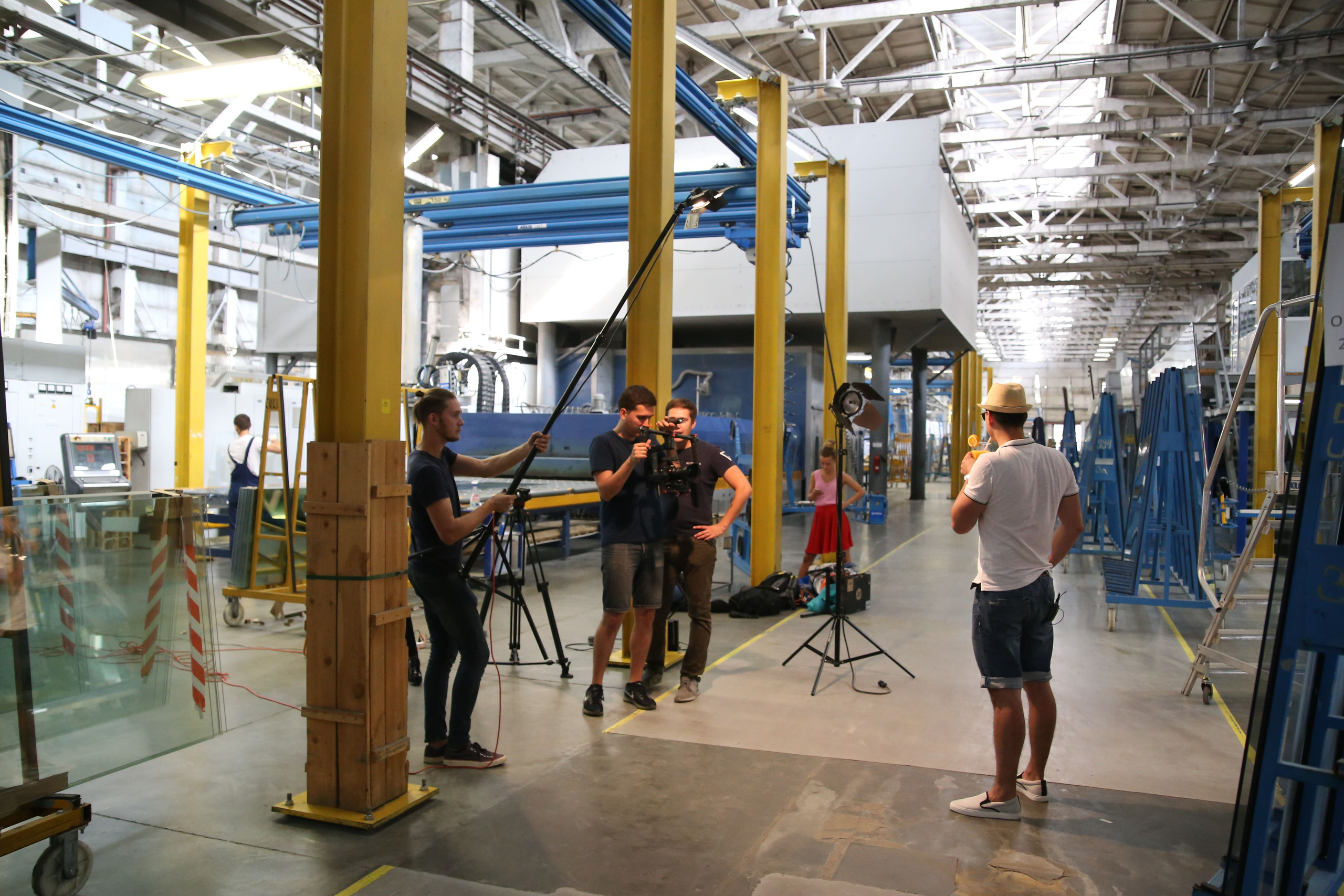 Modern Glass. Медиапродакшн Ruvision — wow-презентация вашего бизнеса