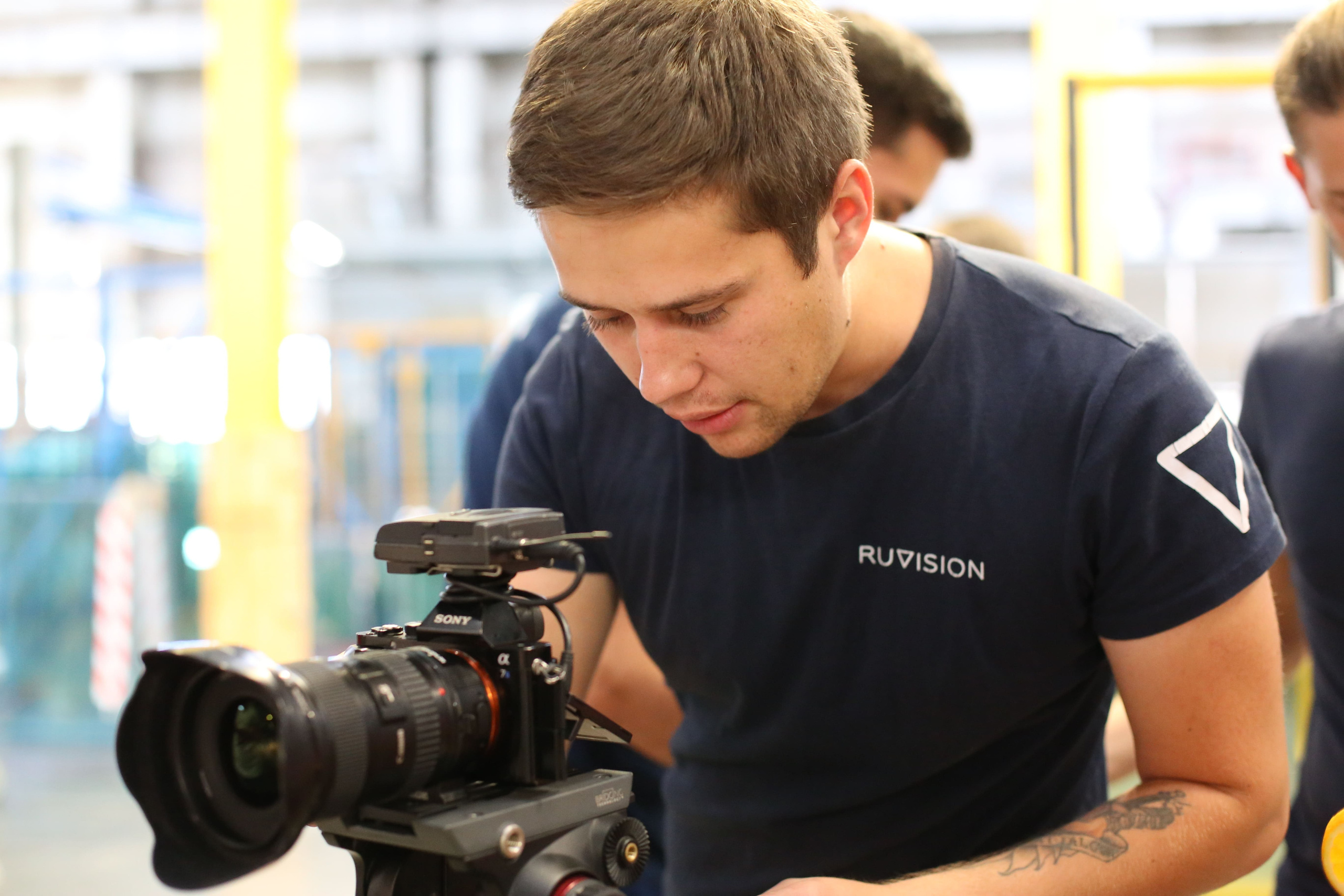 Modern Glass. Медиапродакшн Ruvision — wow-презентация вашего бизнеса