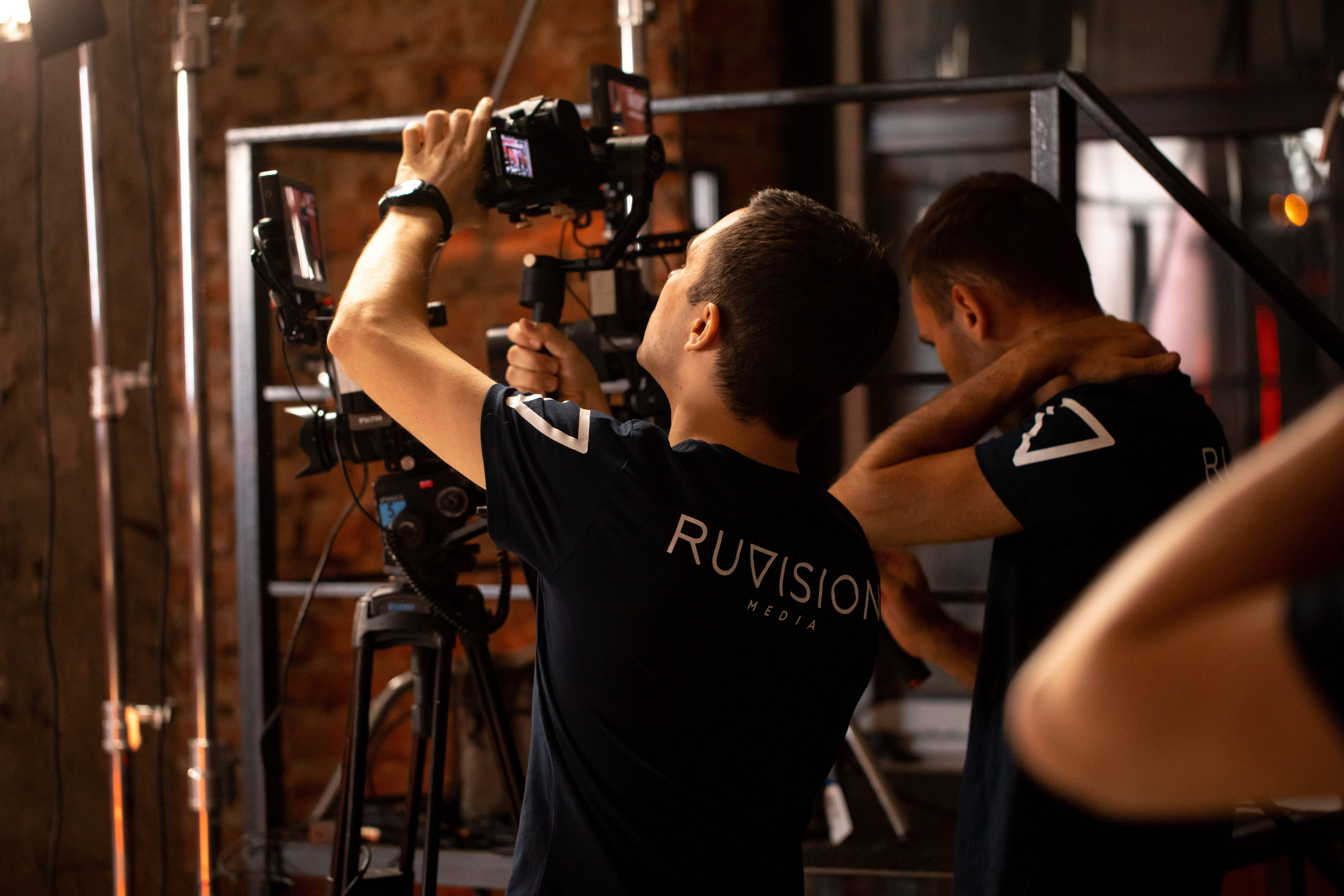 Просто Бизнес. Медиапродакшн Ruvision — wow-презентация вашего бизнеса