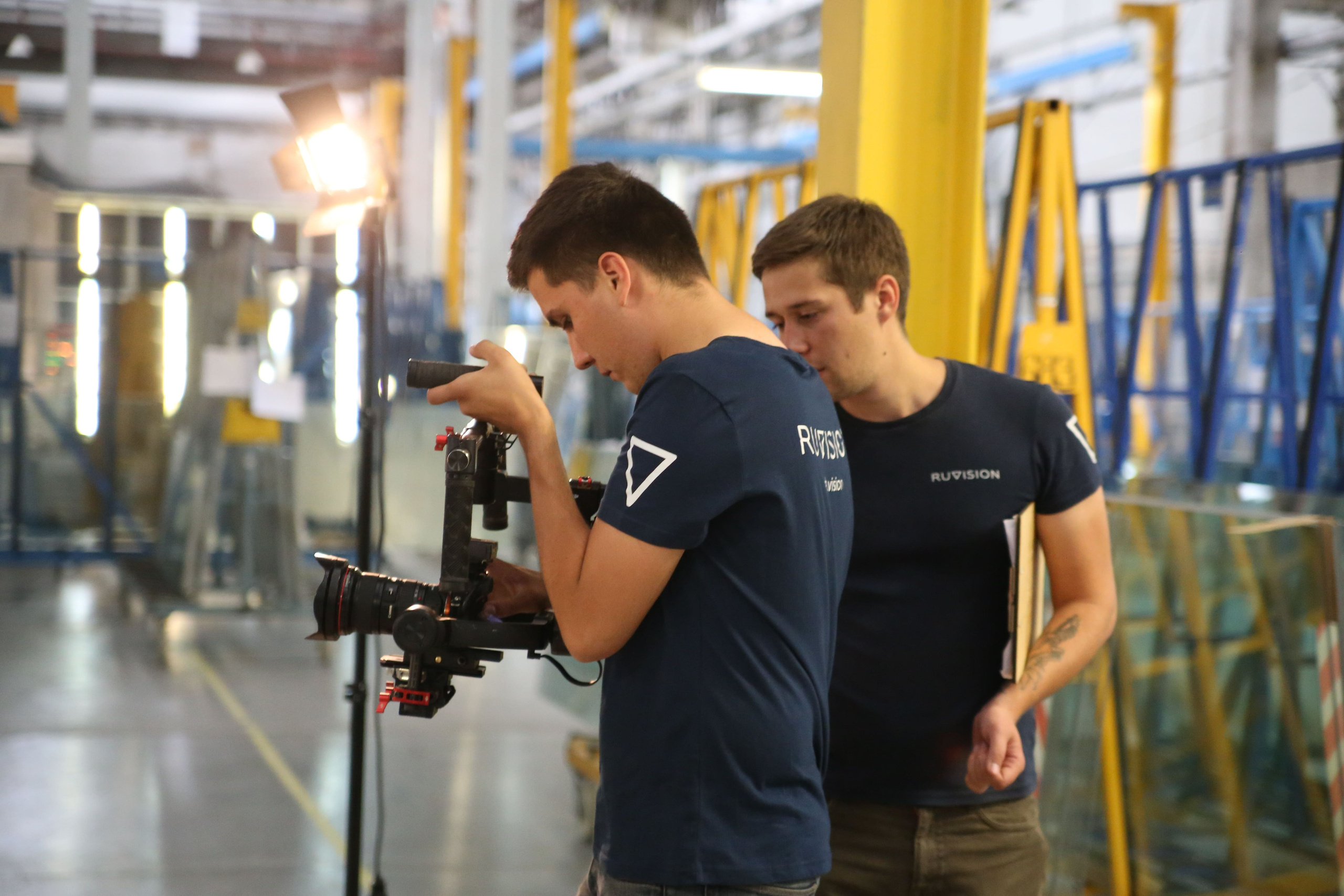 Modern Glass. Медиапродакшн Ruvision — wow-презентация вашего бизнеса