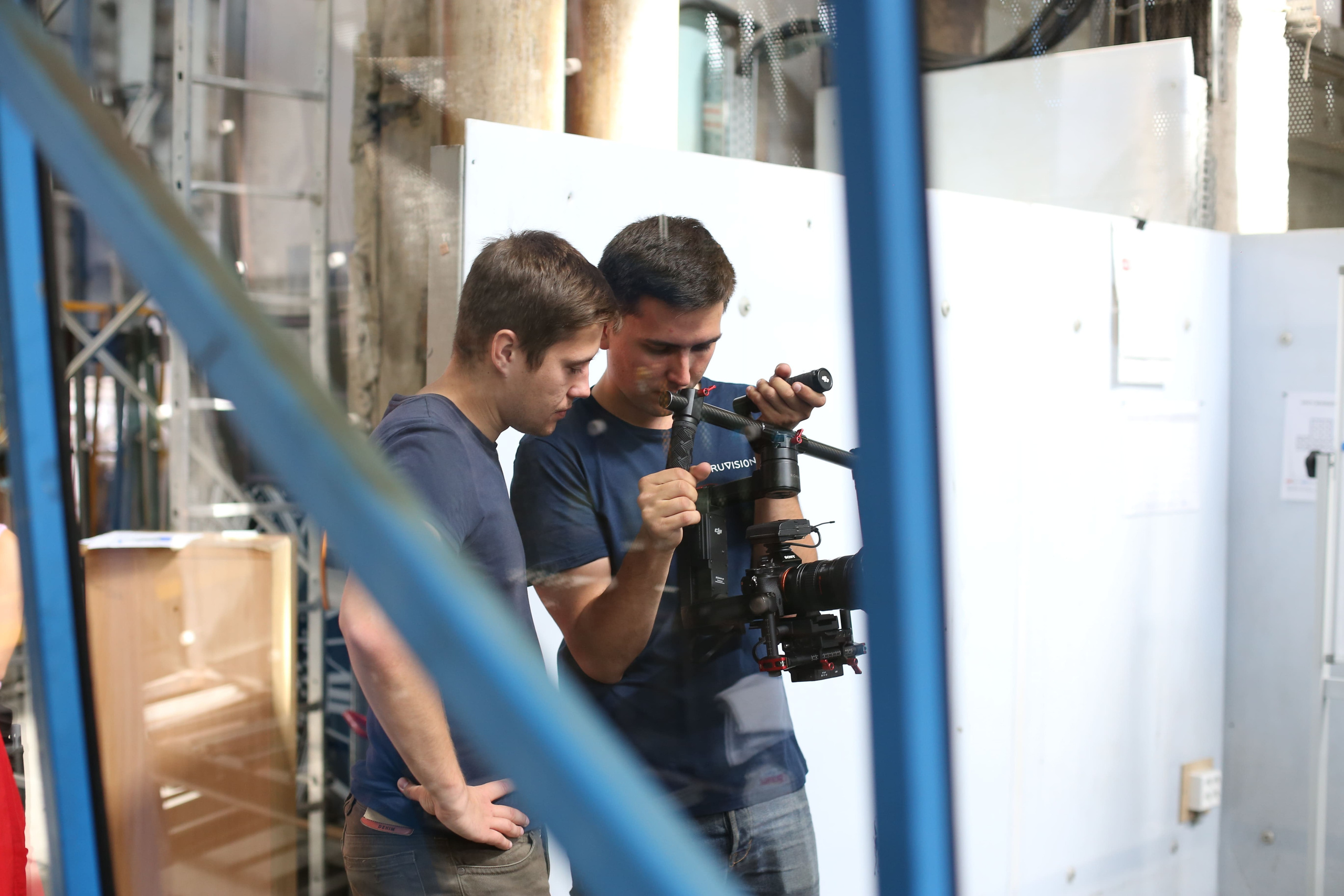 Modern Glass. Медиапродакшн Ruvision — wow-презентация вашего бизнеса