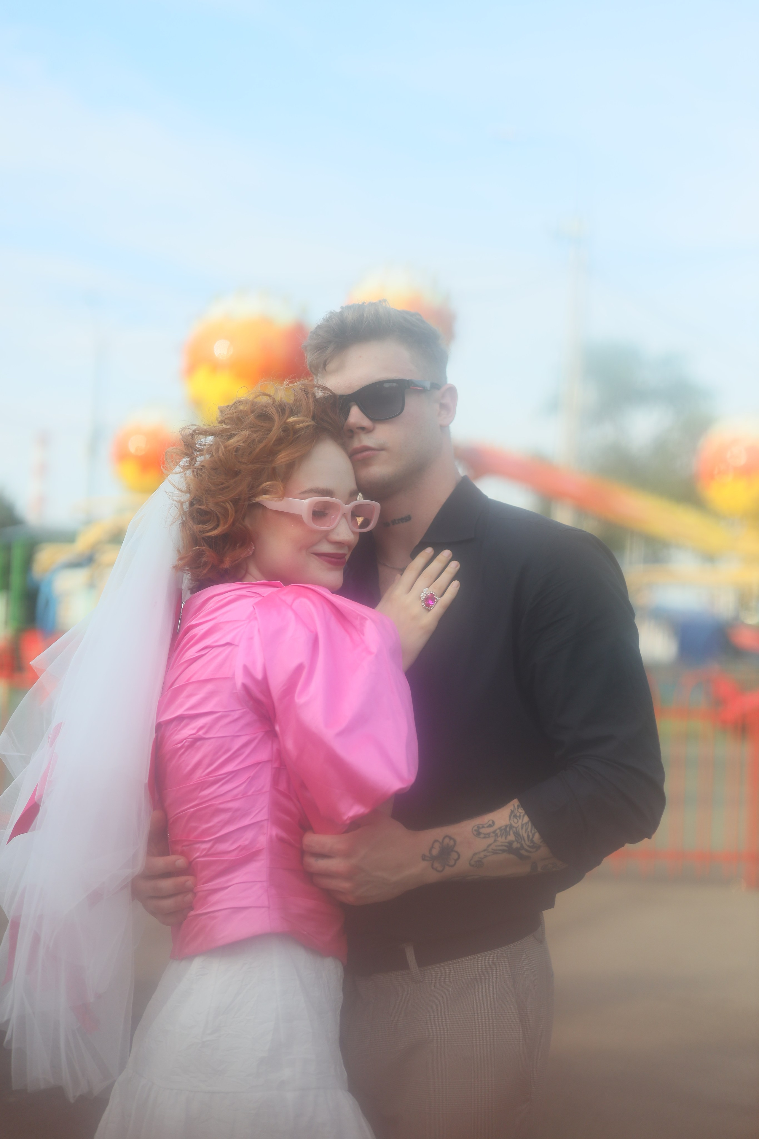 Свадебная фотосессия в парке аттракционов. Свадебный и семейный фотограф в Абхазии Жанна Соснина