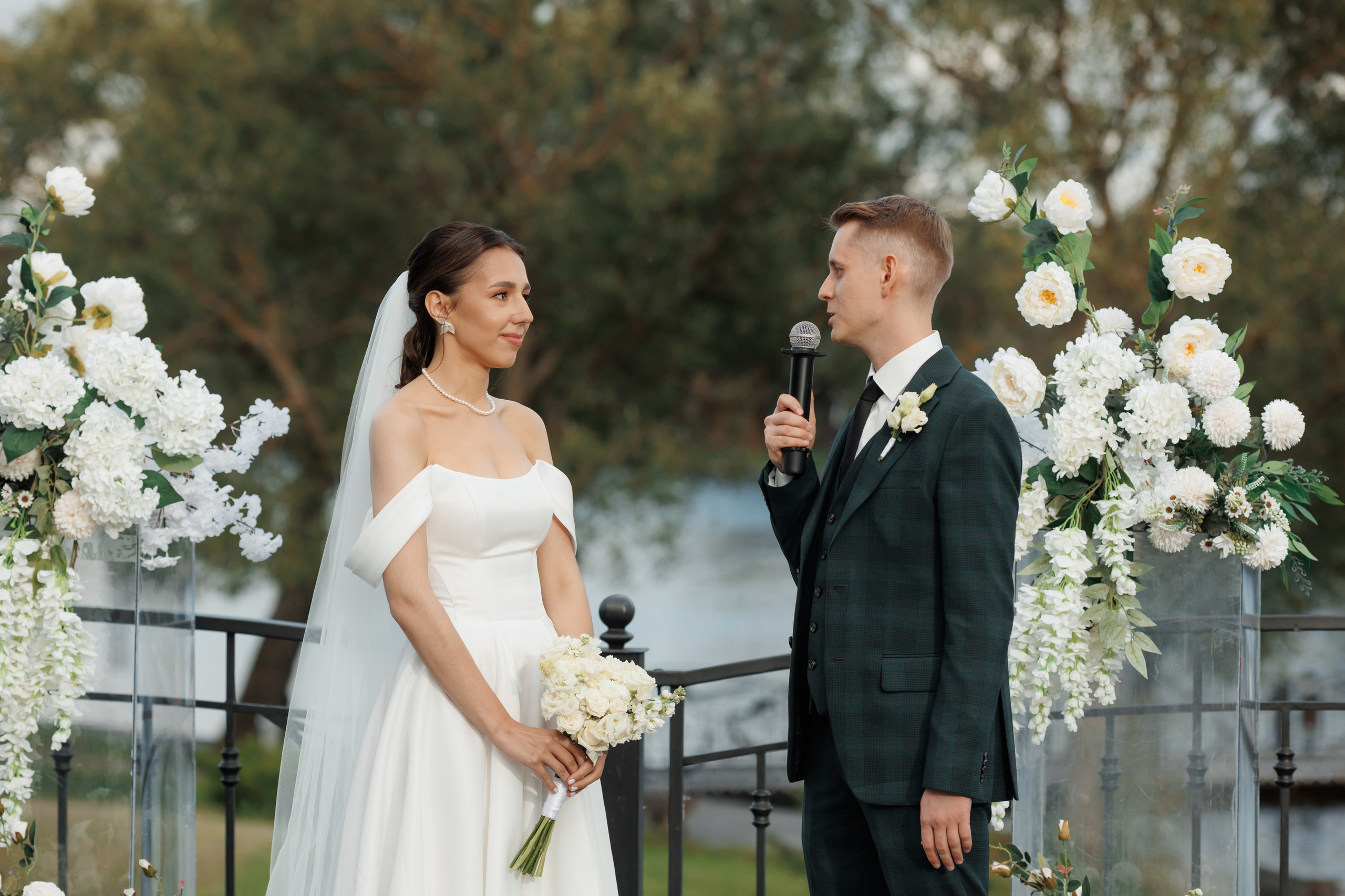 Регистрация в отеле Fish Point, ЗАГС Бутово, прогулка в Остафьево. Свадебный и репортажный фотограф (Москва, Королев и другие)