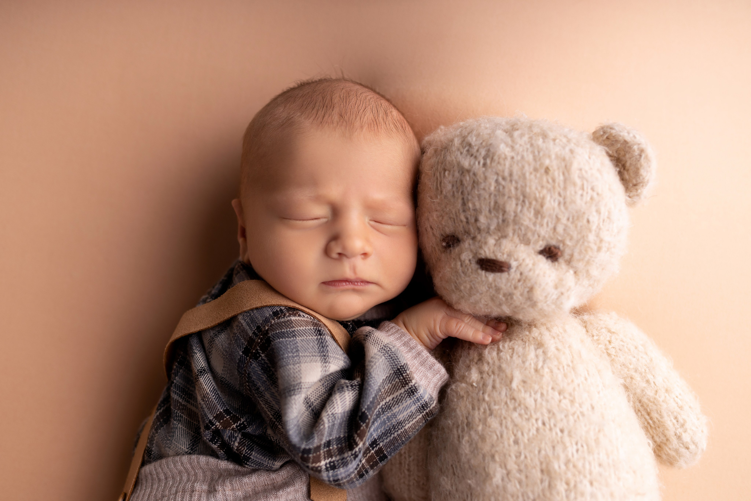 Классическая фотосессия малыша. Фотограф новорожденных малышей в Омске и Омской области Эльвира Камаева