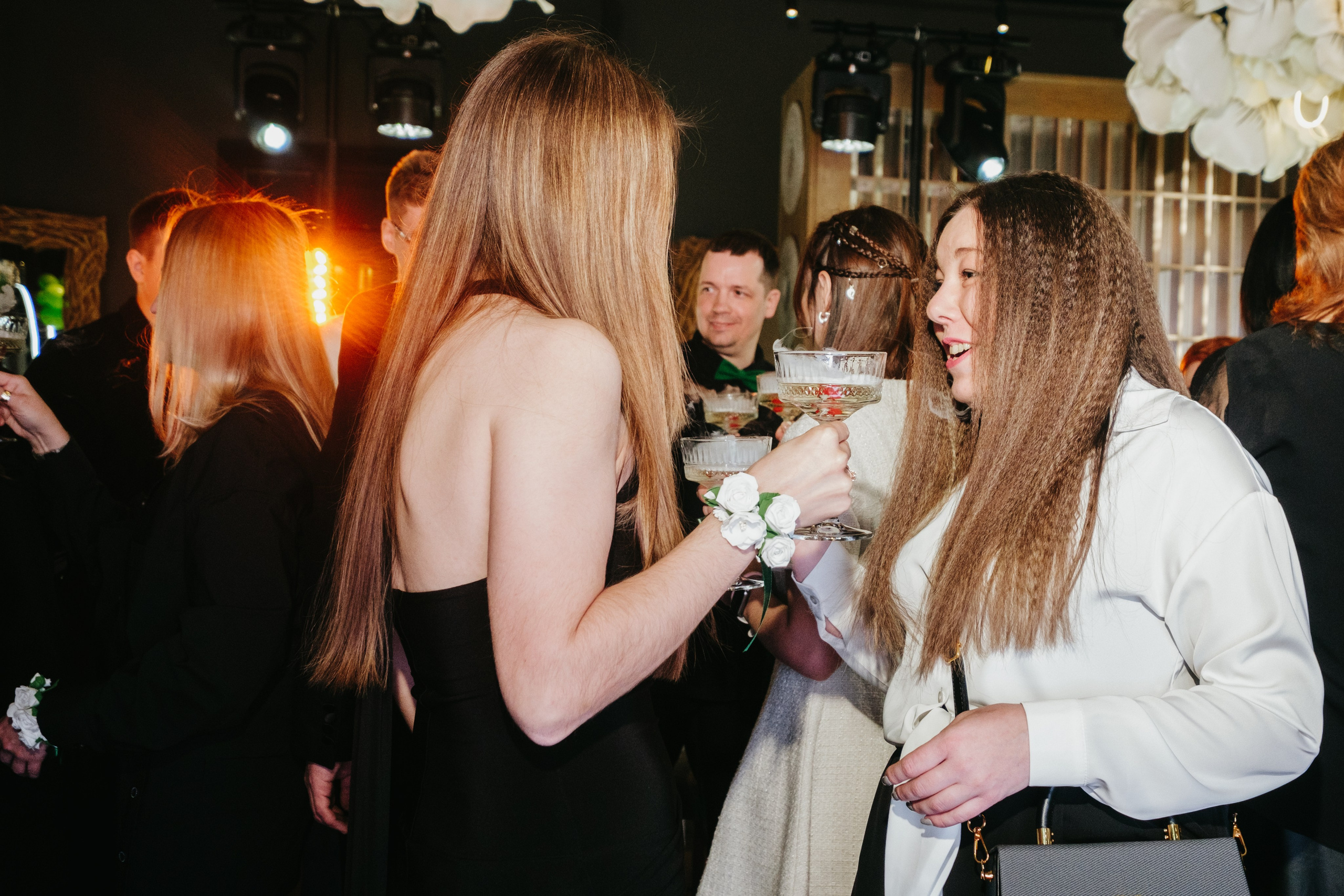 Корпоратив в Сириусу (Адлер) 10 лет компании. Свадебный фотограф Денис Ожигин в Краснодаре и крае. Эмоциональная и стильная съемка вашего дня