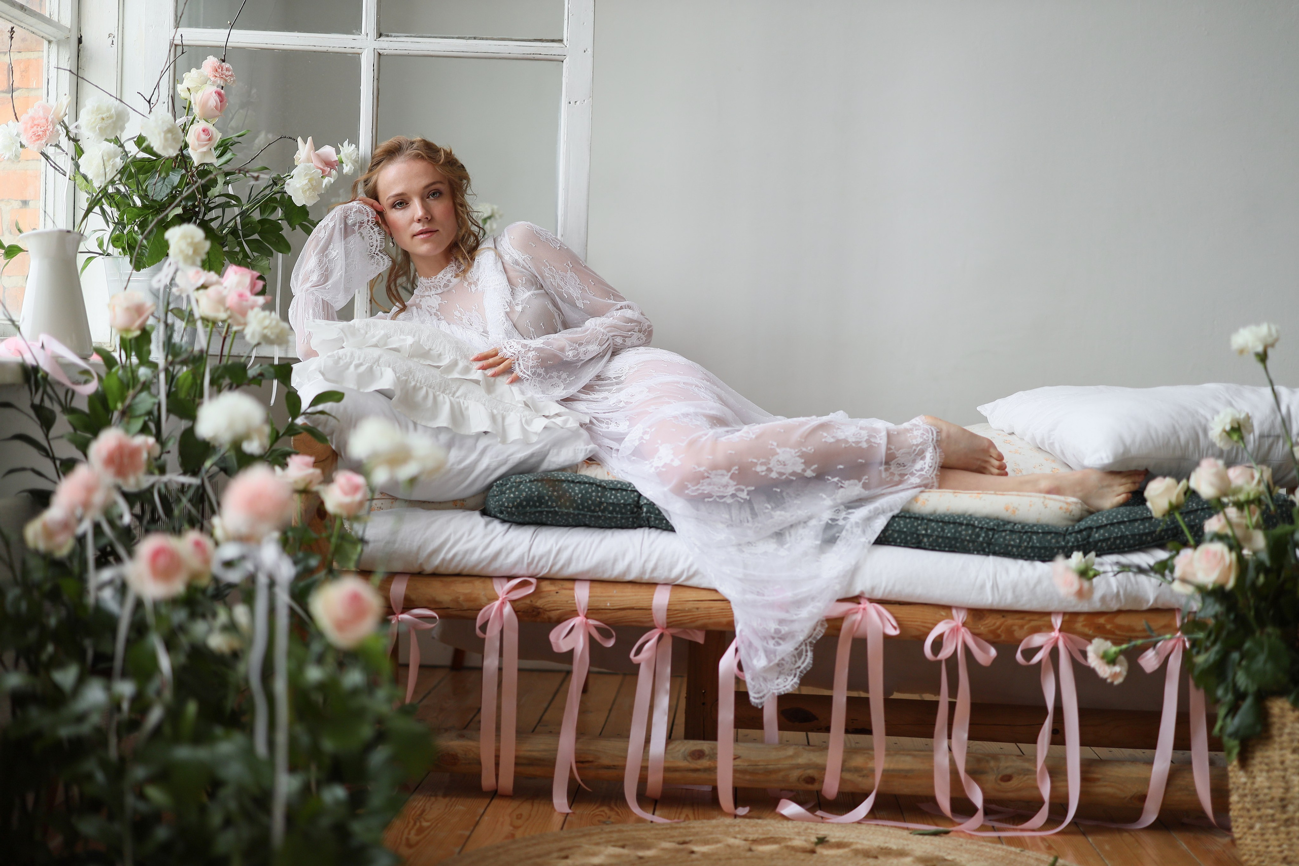 Фотосессия с живыми цветами для Дарьи. Свадебный и семейный фотограф в Абхазии Жанна Соснина